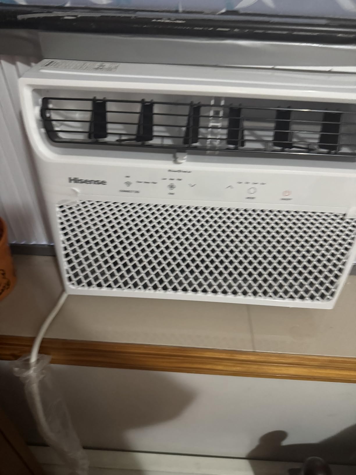 Hisense 14,000 BTU Smart Window Air Conditioner, 3 modes (Cooling, Fan, Dehumidifier), Easy Installation,Ultra Quiet, 2 Years Warranty customer photo 2