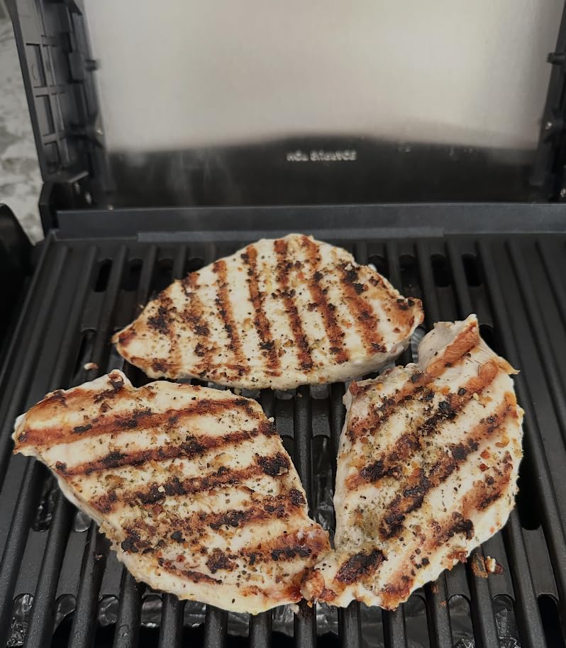 Hamilton Beach Electric Indoor Searing Grill with Viewing Window & Adjustable Temperature Control to 450F, 118 sq. in. Surface Serves 6, PFAS-Free Removable Nonstick Grate, Stainless Steel customer photo 2