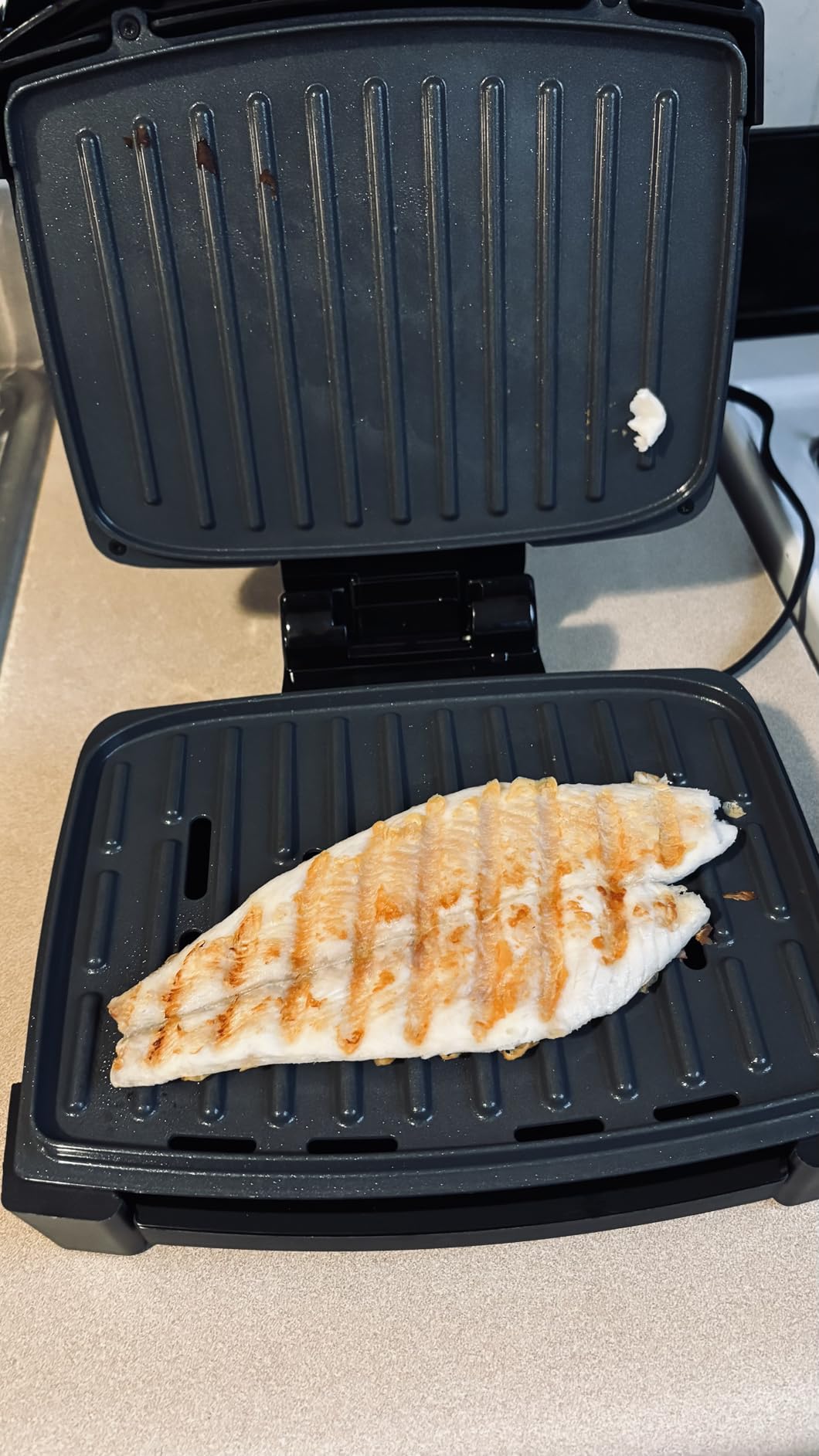 GEORGE FOREMAN Contact Submersible Grill, 5-Serving Grill - Adjustable Temperature Control, Black Plates, Wash the entire grill customer photo 1