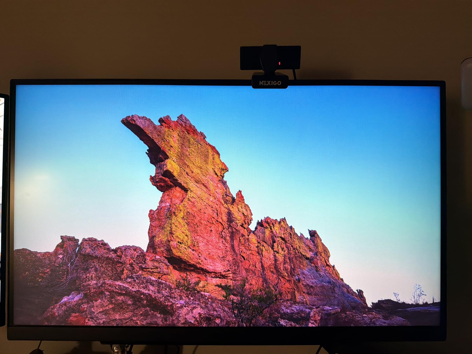 LG 27GR83Q-B 27-inch Ultragear QHD (2560x1440) IPS Gaming Monitor, 240Hz, 1ms, DisplayHDR 400, G-Sync AMD FreeSync Premium, HDMI 2.1 DisplayPort customer photo 2