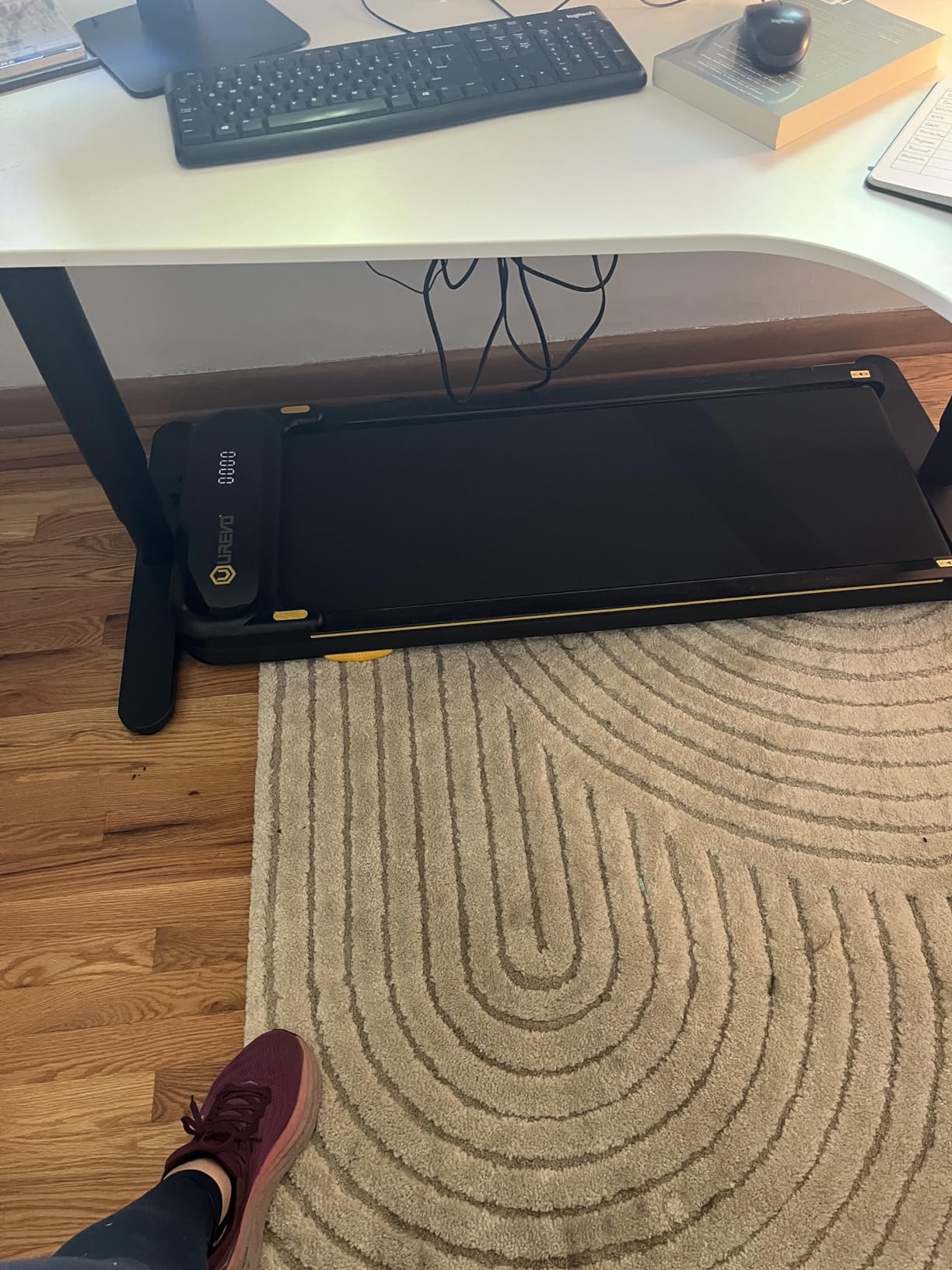 Urevo Walking Pad, with Incline for Home Office 2.5HP Portable Walking Treadmill with 265 Lbs Weight Capacity Walking Machine, Remote Control customer photo 1