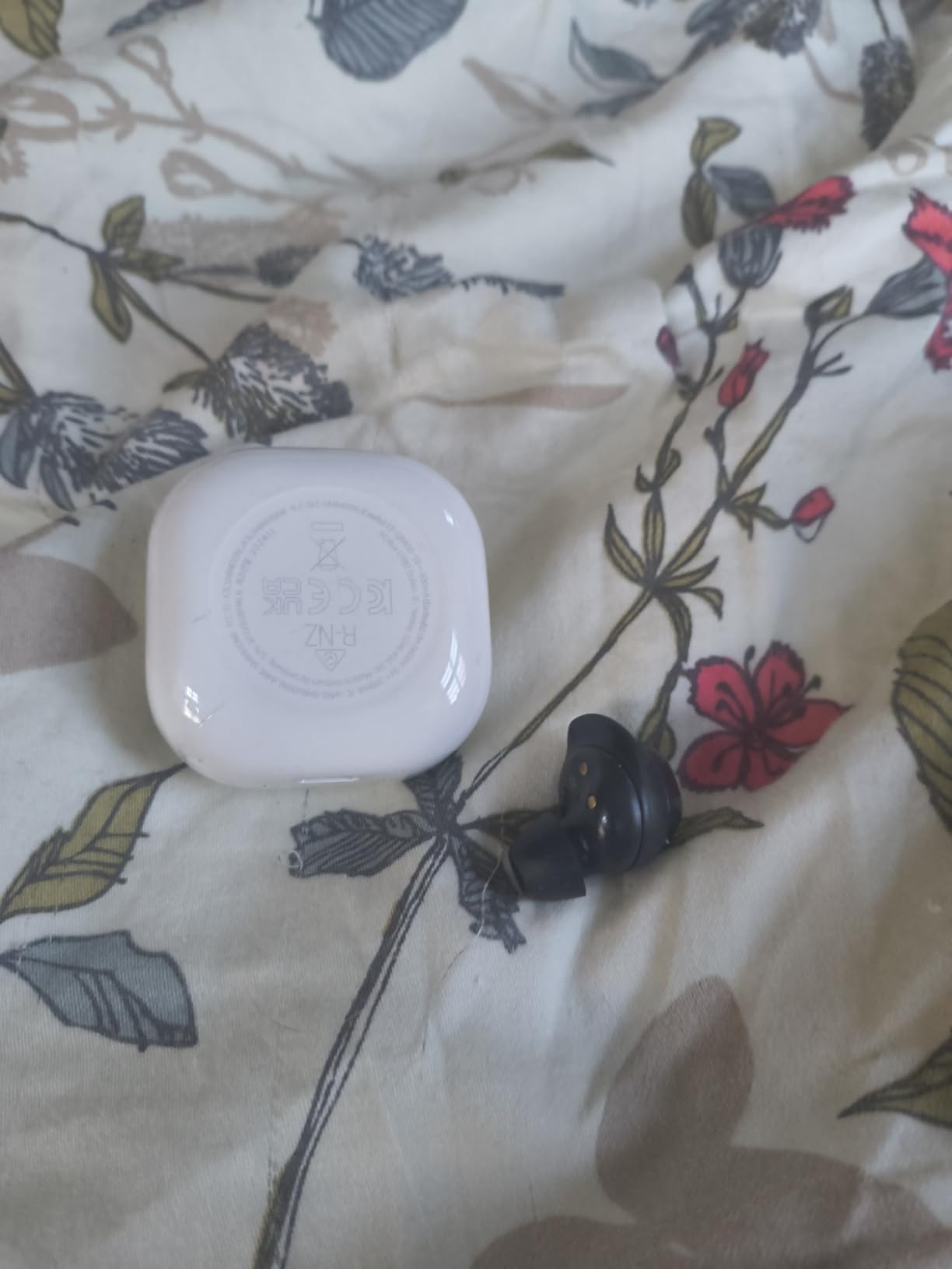Galaxy Buds Fan Edition (FE) SM-R400, Active Noise-Cancelling, Wireless Bluetooth v5.2 Earbuds, Android 8.0 and Up - (Graphite) customer photo 1