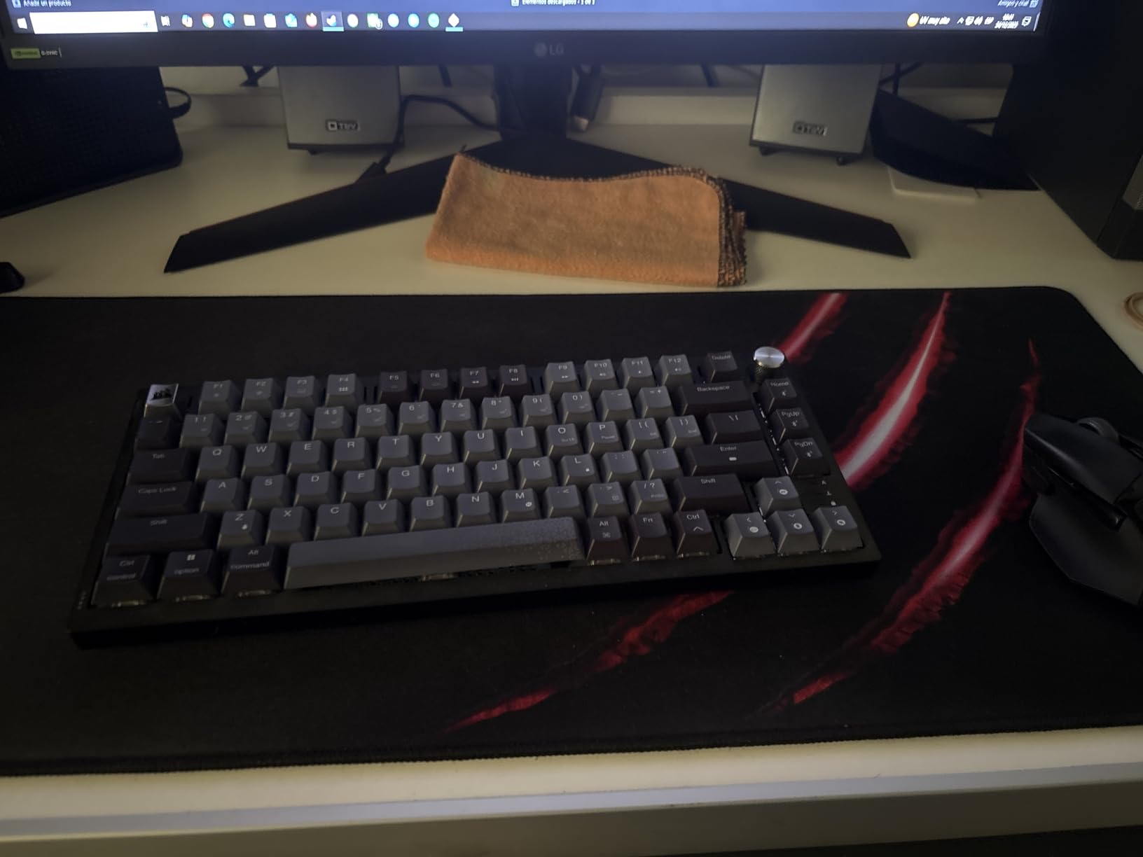 Corsair K65 Plus Wireless 75% RGB Mechanical Gaming Keyboard - Pre-Lubricated MLX Red Linear Switches - PBT Dye-Sub Keycaps - PC, Mac, PS5, PS4, Xbox, iPad - Black/Gray customer photo 1