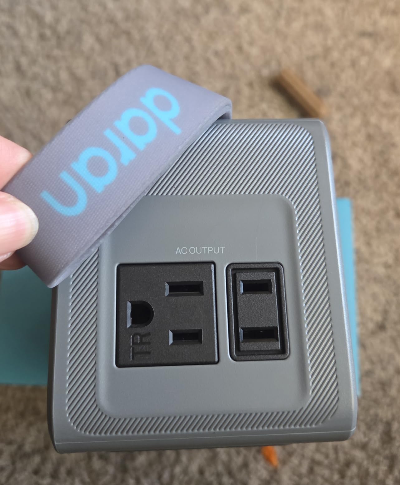 DARAN Portable Power Station 89.6Wh LiFePO4 Battery 100W(200W Peak) Solar Power Bank customer photo 2