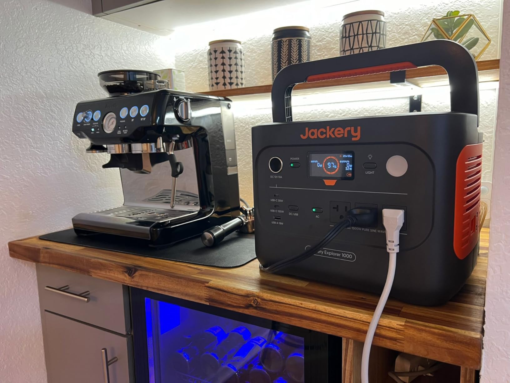Jackery Explorer 1000 v2 Portable Power Station, 1070Wh LiFePO4 Battery, 1500W AC/100W USB-C Output, 1 Hr Fast Charge, Solar Generator for Camping, Emergency, RV, Off-Grid Living customer photo 2