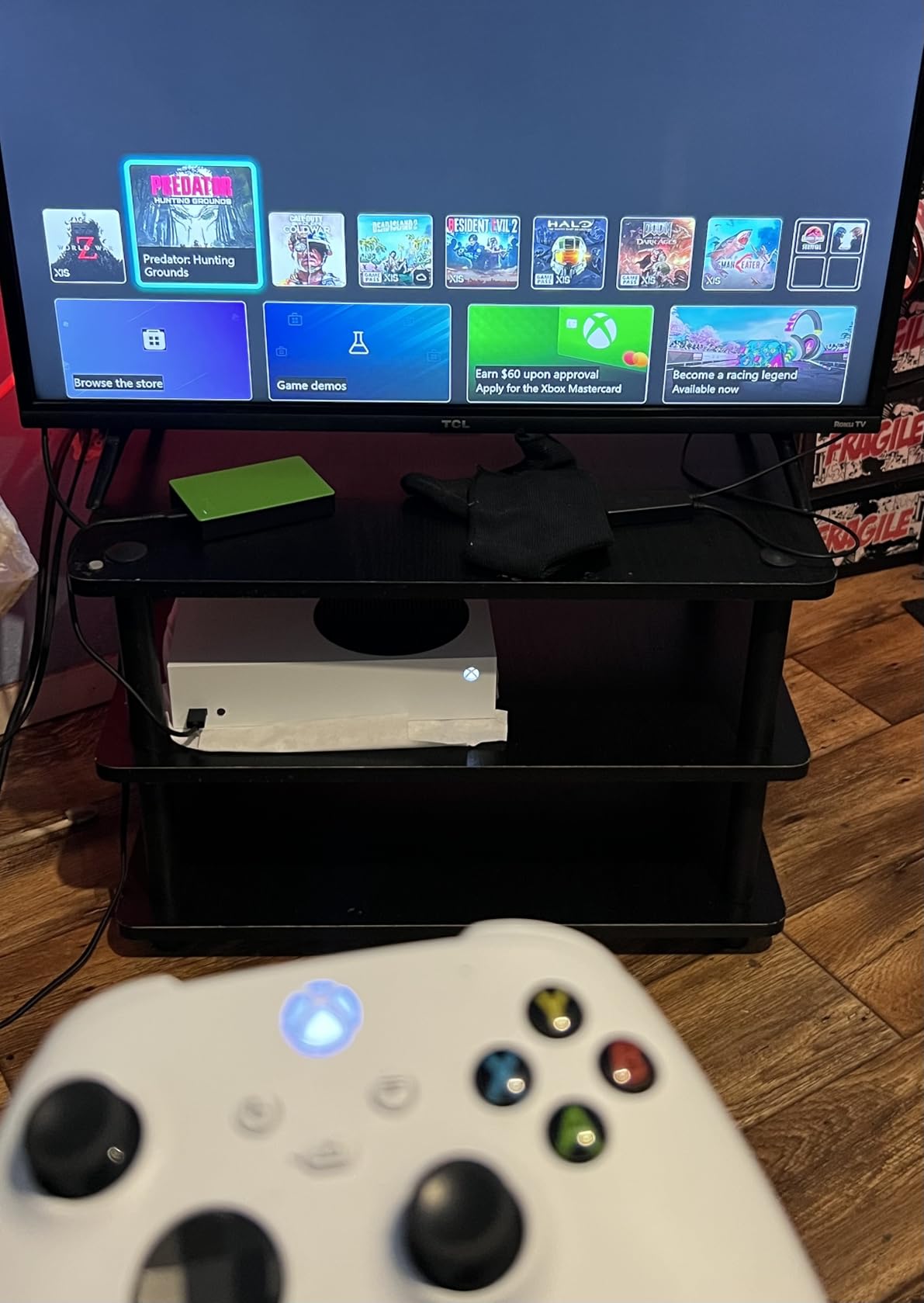 Xbox Series S - All Digital Gaming Console - 512GB SSD - Includes Wireless Controller - 120FPS - Robot White customer photo 1
