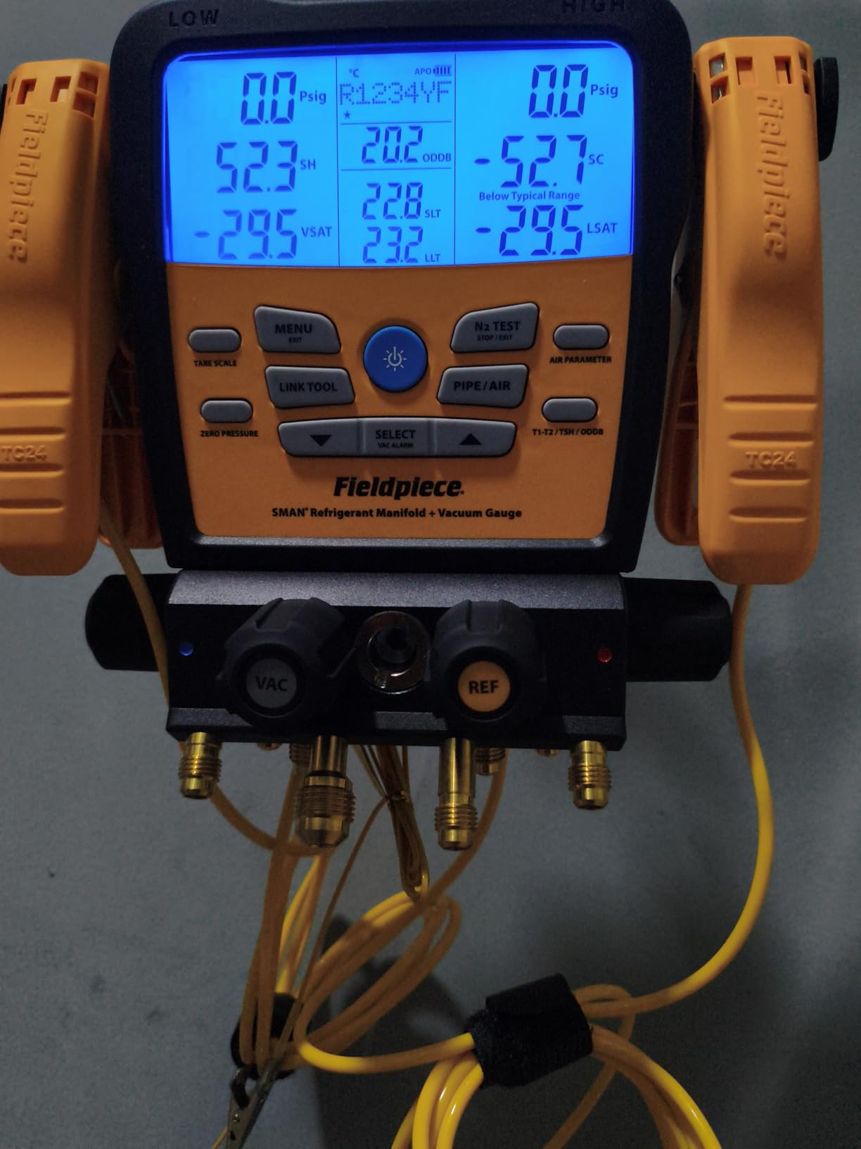 Fieldpiece SM482V Wireless 4-Port SMAN Refrigerant Manifold with Vacuum Gauge – Air Conditioning/Refrigerant Digital Gauges for HVAC & Refrigeration customer photo 1
