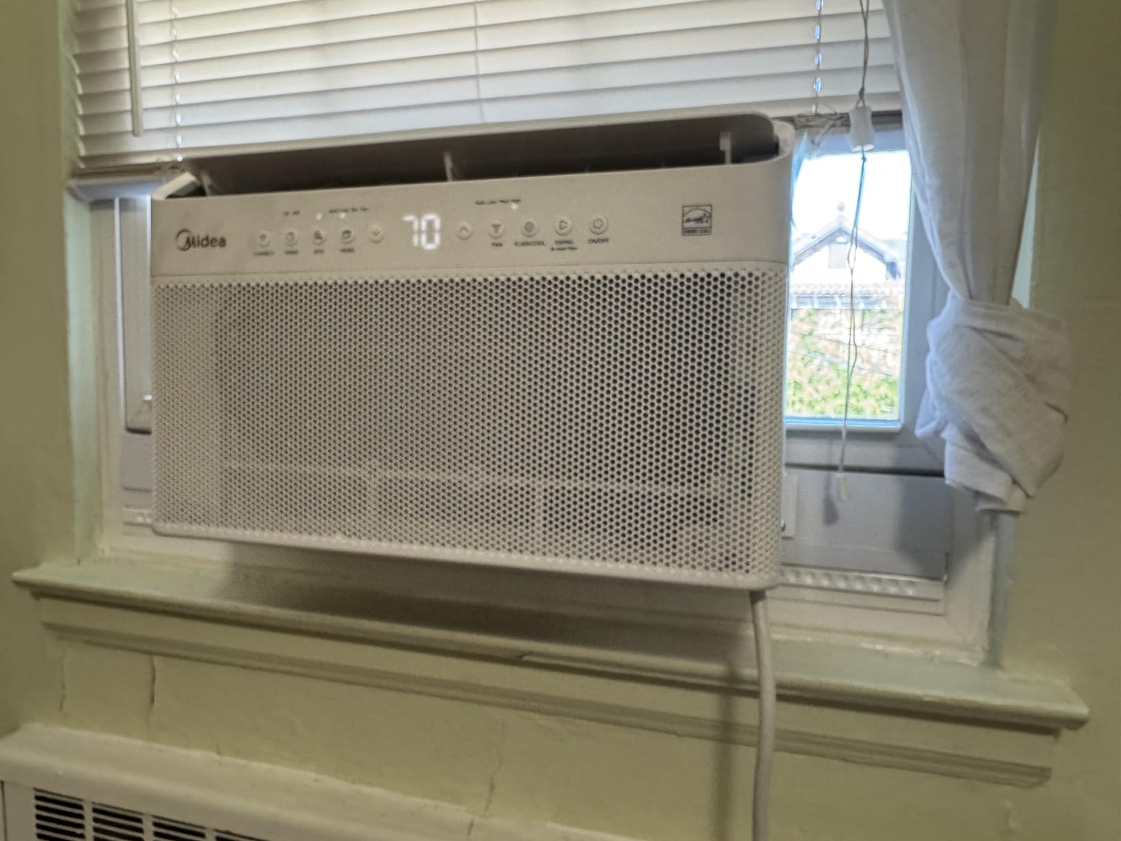 Midea 12,000 BTU U Shaped Smart Inverter Window Air Conditioner - Cools 550 Sq Ft, Ultra Quiet with Open Window Operation - Alexa/Google Assistant Compatible, 37% Energy Savings, Remote (2026 Edition) customer photo 1