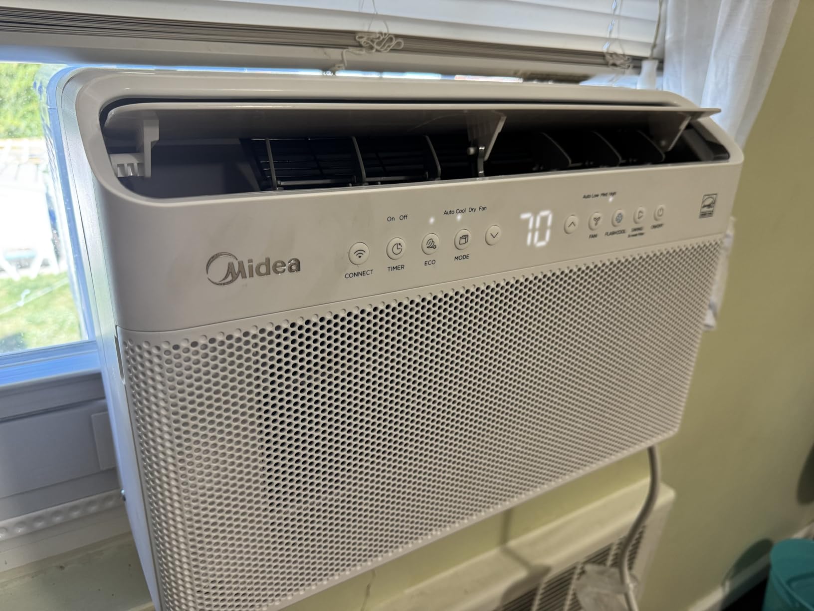 Midea 12,000 BTU U Shaped Smart Inverter Window Air Conditioner - Cools 550 Sq Ft, Ultra Quiet with Open Window Operation - Alexa/Google Assistant Compatible, 37% Energy Savings, Remote (2026 Edition) customer photo 2