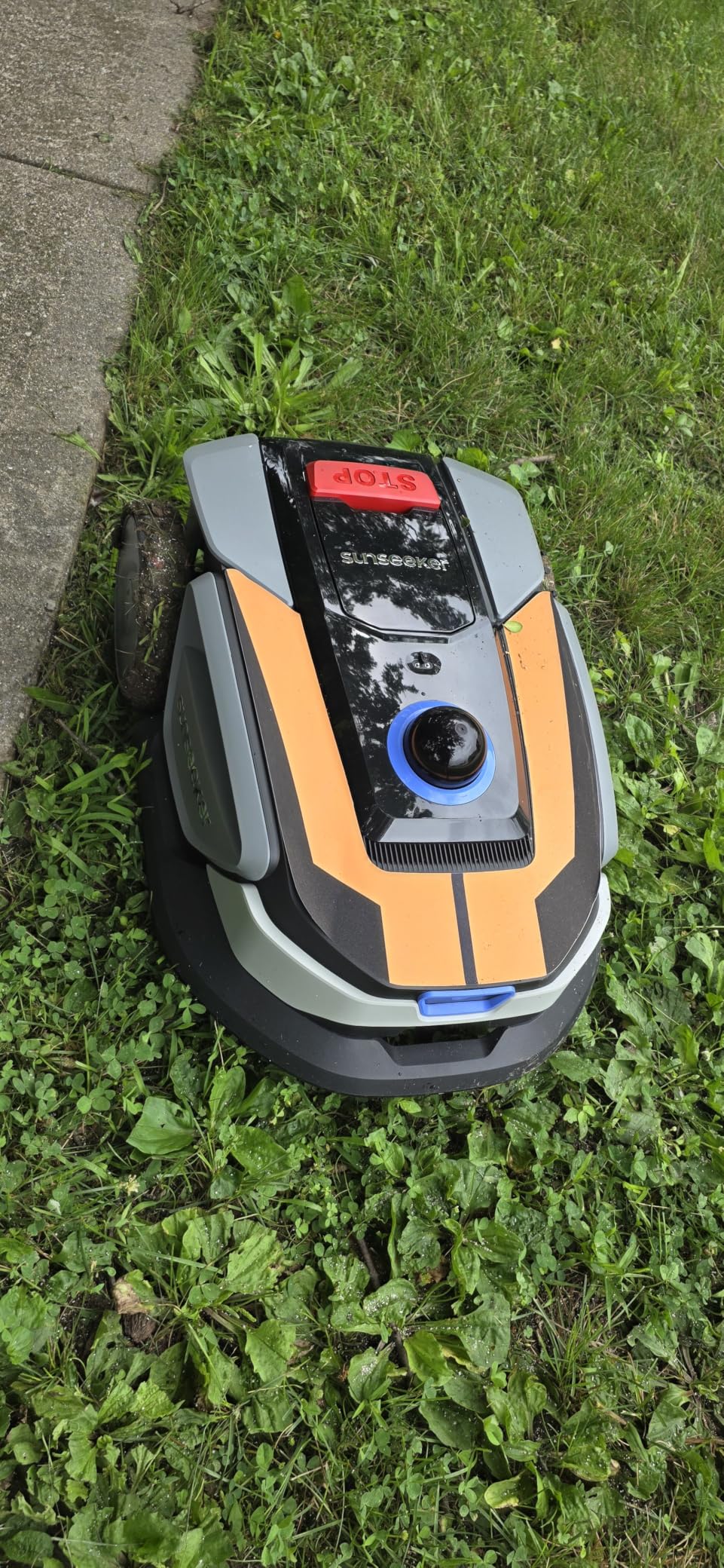 Sunseeker S4 LiDAR Robot Lawn Mower for Up to 0.25 Acre (1000 m2), Vision AI + 360-Degree 3D LiDAR Navigation, Wire-Free Virtual Boundary, Systematic Cutting, 42% Slope, App Control, 60 dB Quiet Mowing customer photo 1