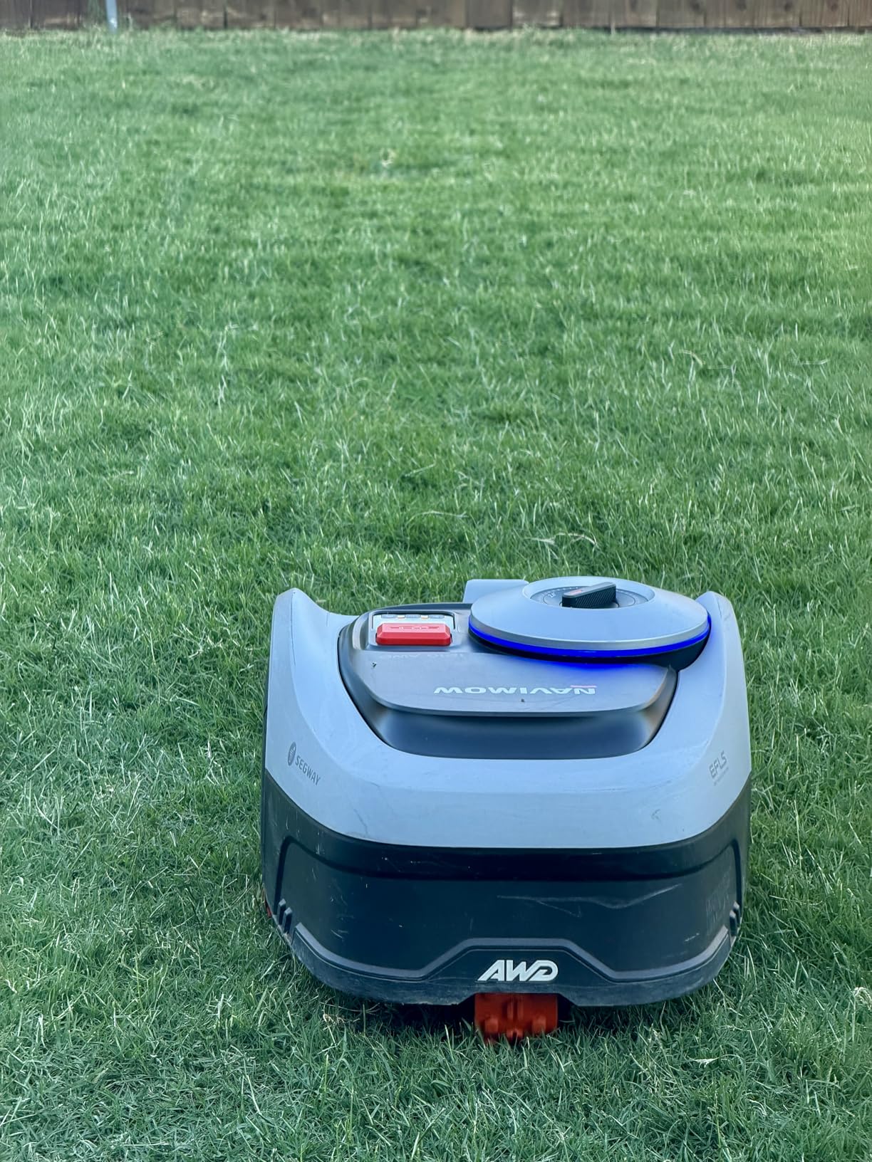Segway Navimow i215 LiDAR Robot Lawn Mower, Wire Free Robotic Lawn Mower for 0.37 Acre, LiDAR & Vision Dual Fusion, Auto Mapping, Off-Road Wheels for 45% Slopes, Quiet 59 dB(A) Mowing customer photo 1