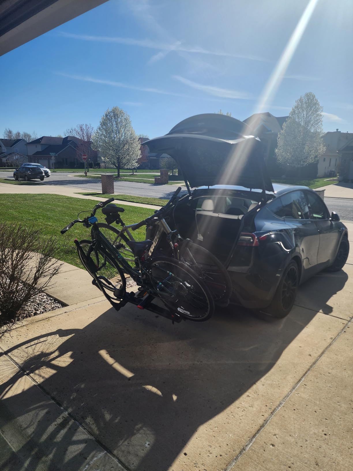 Yakima HoldUp Hitch Mount Tray 2-Bike Platform Bike Rack customer photo 1