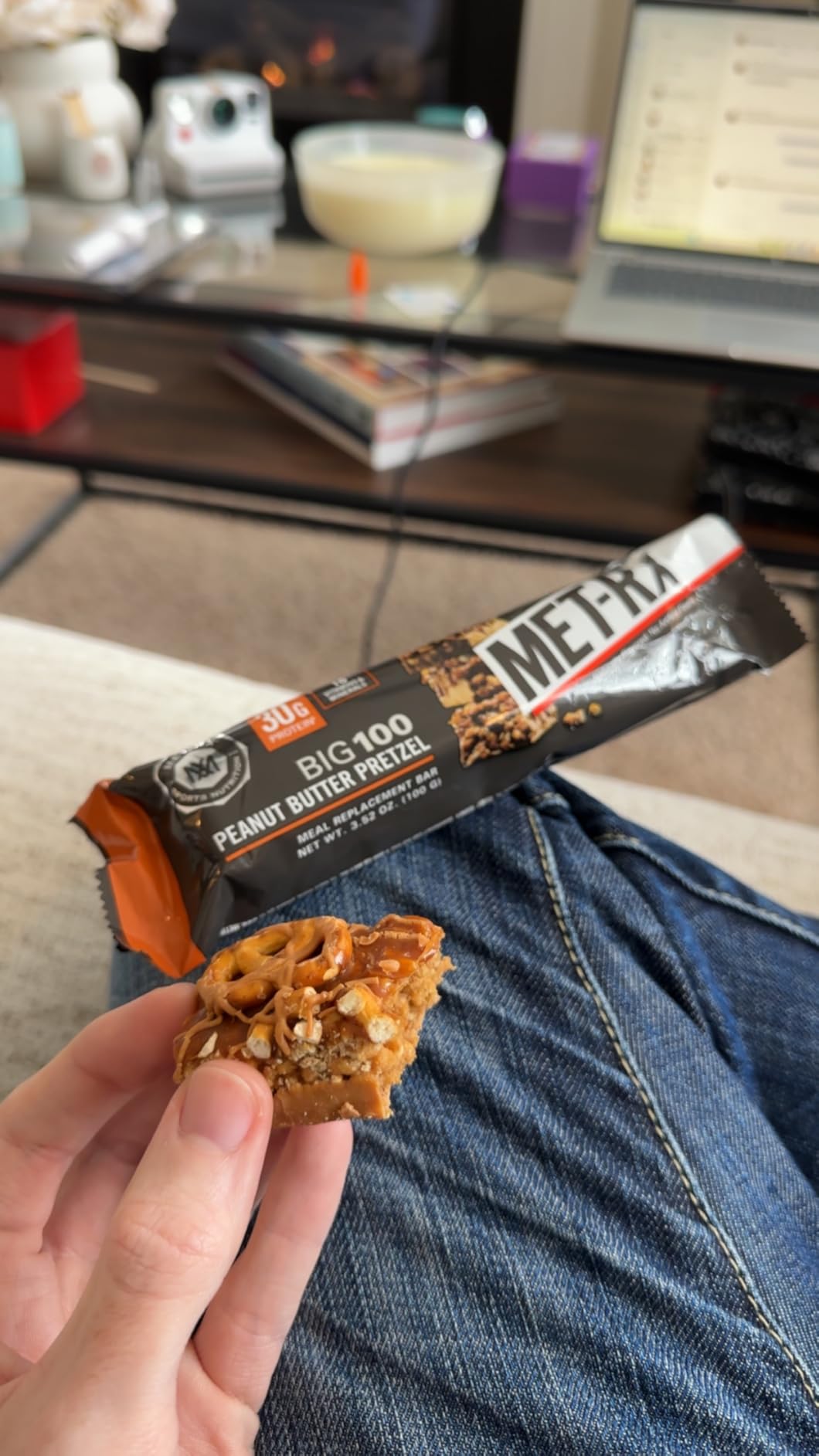 MET-Rx Big 100 Colossal Protein Bars, Great as Healthy Meal Replacement, Snack, Peanut Butter Pretzel, 100 g, (Pack of 9) customer photo 1