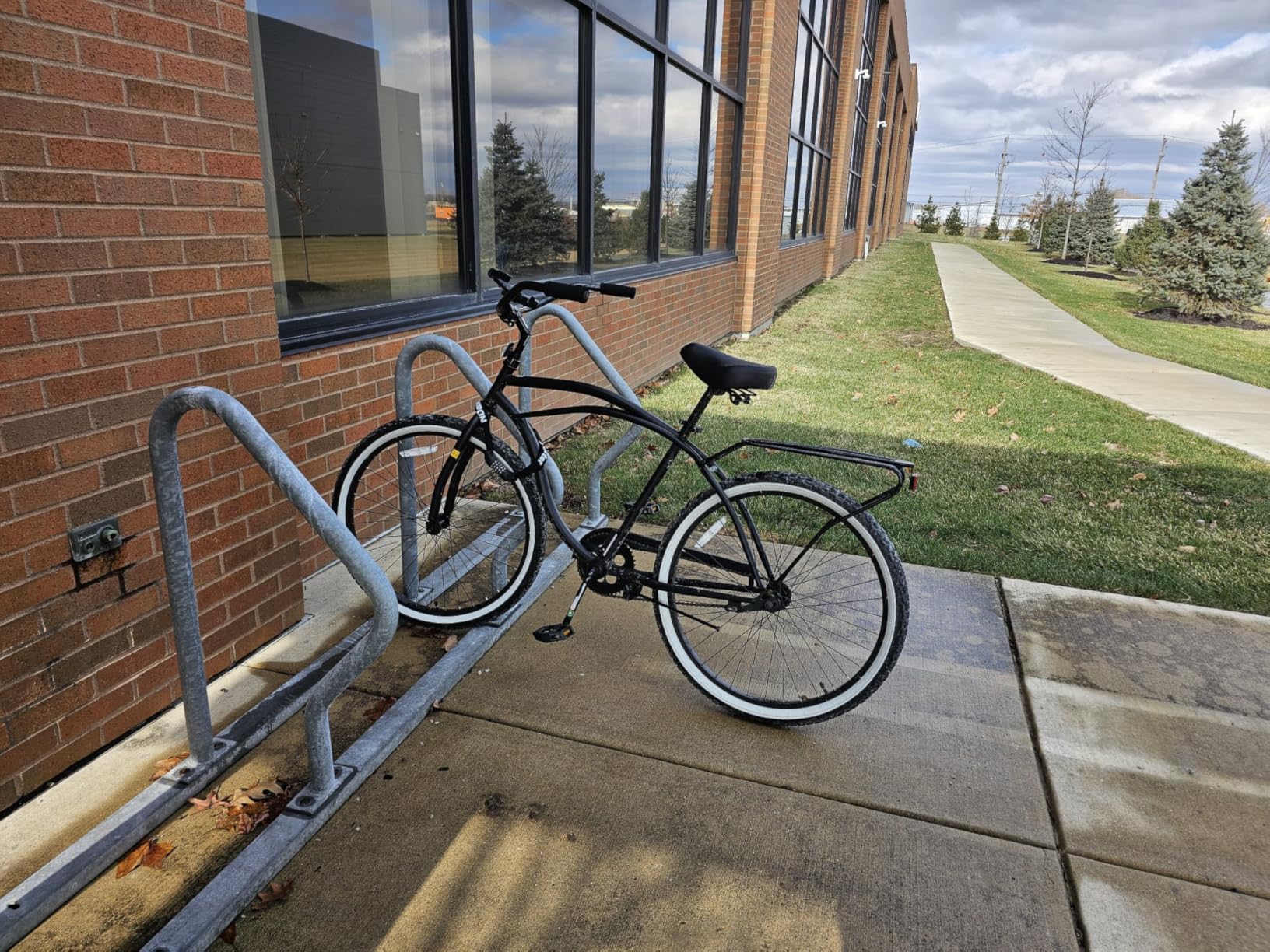 sixthreezero Around The Block Men's Beach Cruiser Bike, Hybrid Bicycle with Rear Rack customer photo 1