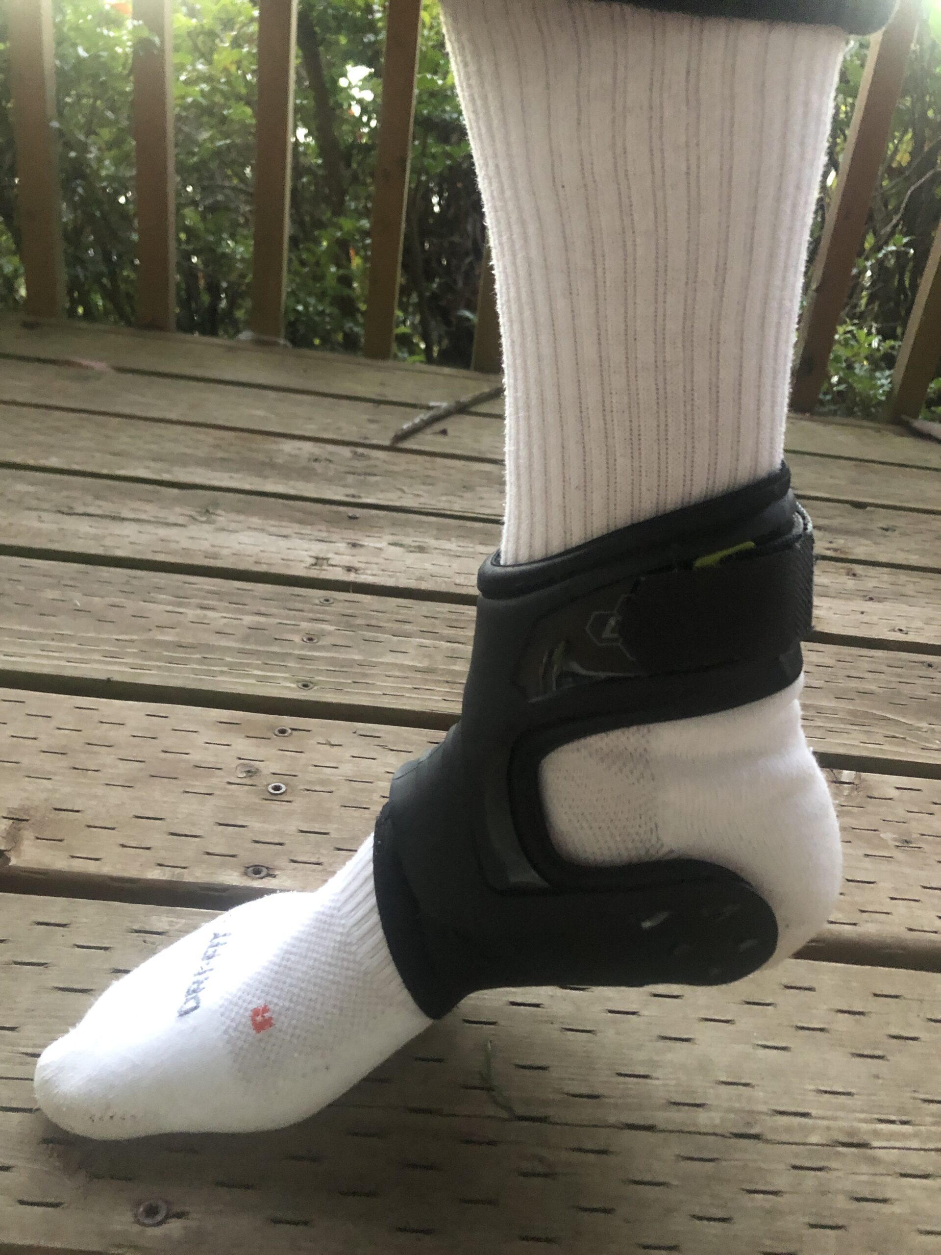DonJoy Performance POD Ankle Brace, Best Support for Stability, Ankle Sprain, Roll, Strains for Football, Soccer, Basketball, Lacrosse, Volleyball - Medium - Right - Black customer photo 1