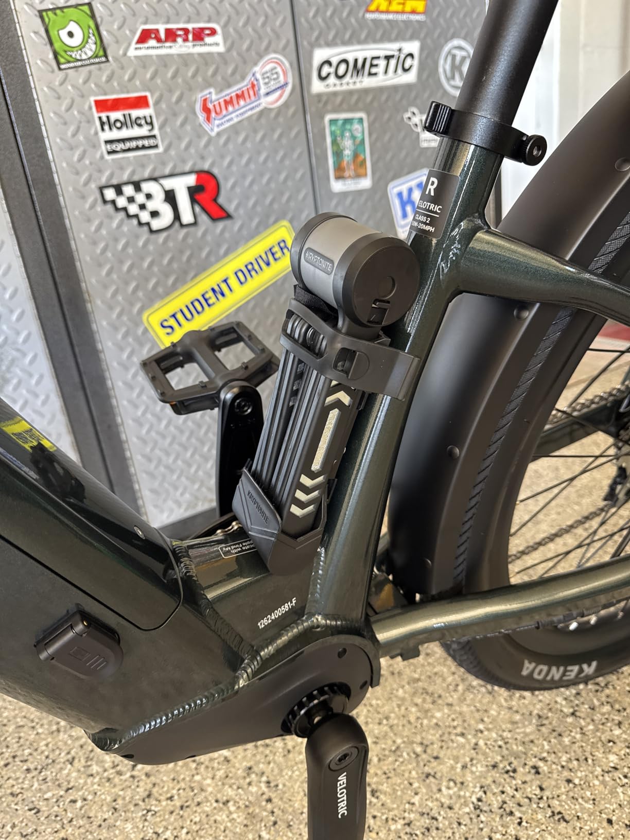 Kryptonite Kryptolok 685 Folding Bike Lock, Compact Lightweight High Security Anti-Theft Foldable Bicycle Lock with 2 Keys and Mount, 85cm customer photo 1