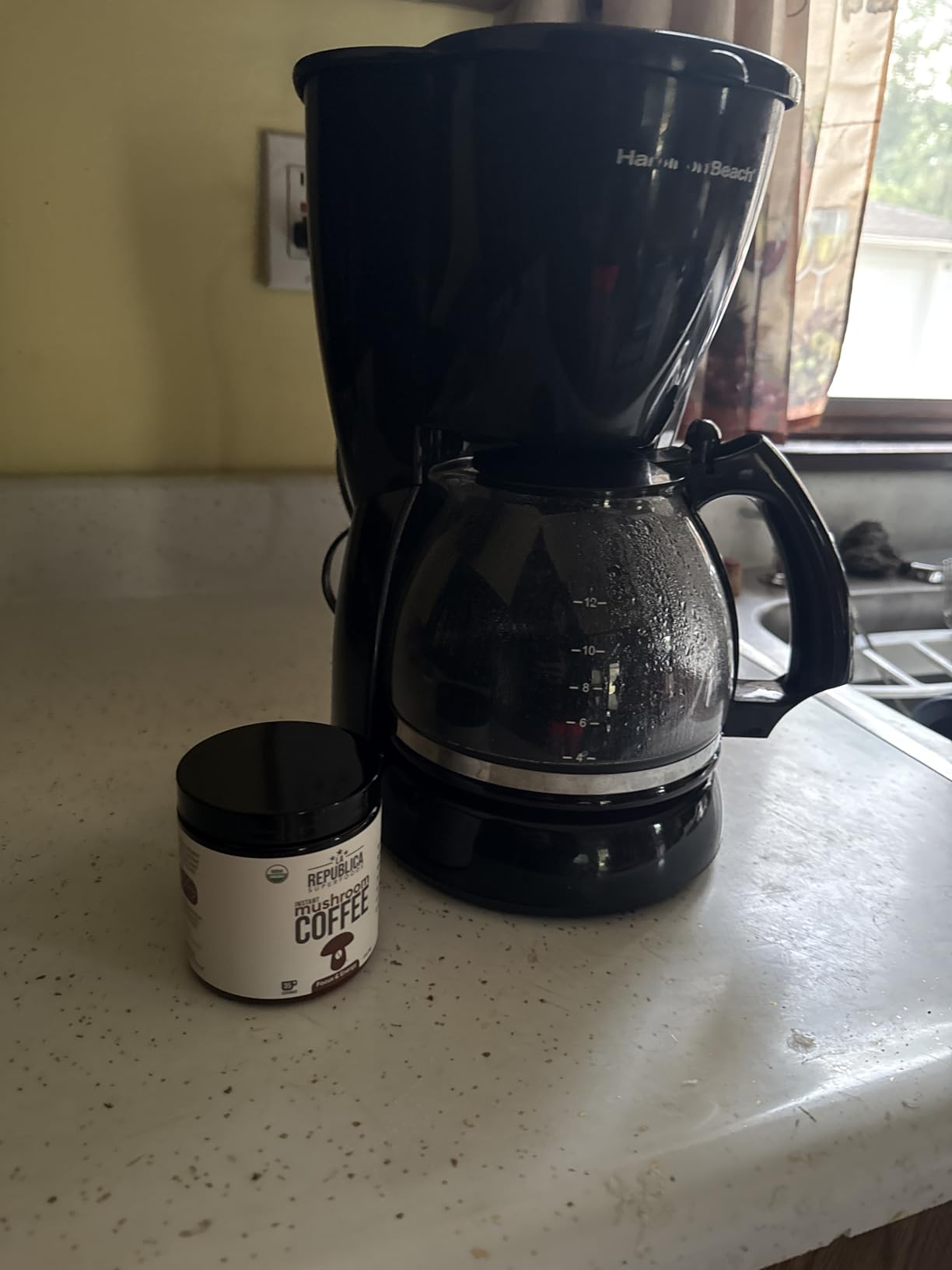 La Republica Instant Mushroom Coffee Organic - 100% Arabica Coffee with Lion's Mane, Reishi & 5 More Mushrooms for Focus, Immunity, Energy Support & Fast Metabolism - 35 Servings customer photo 2