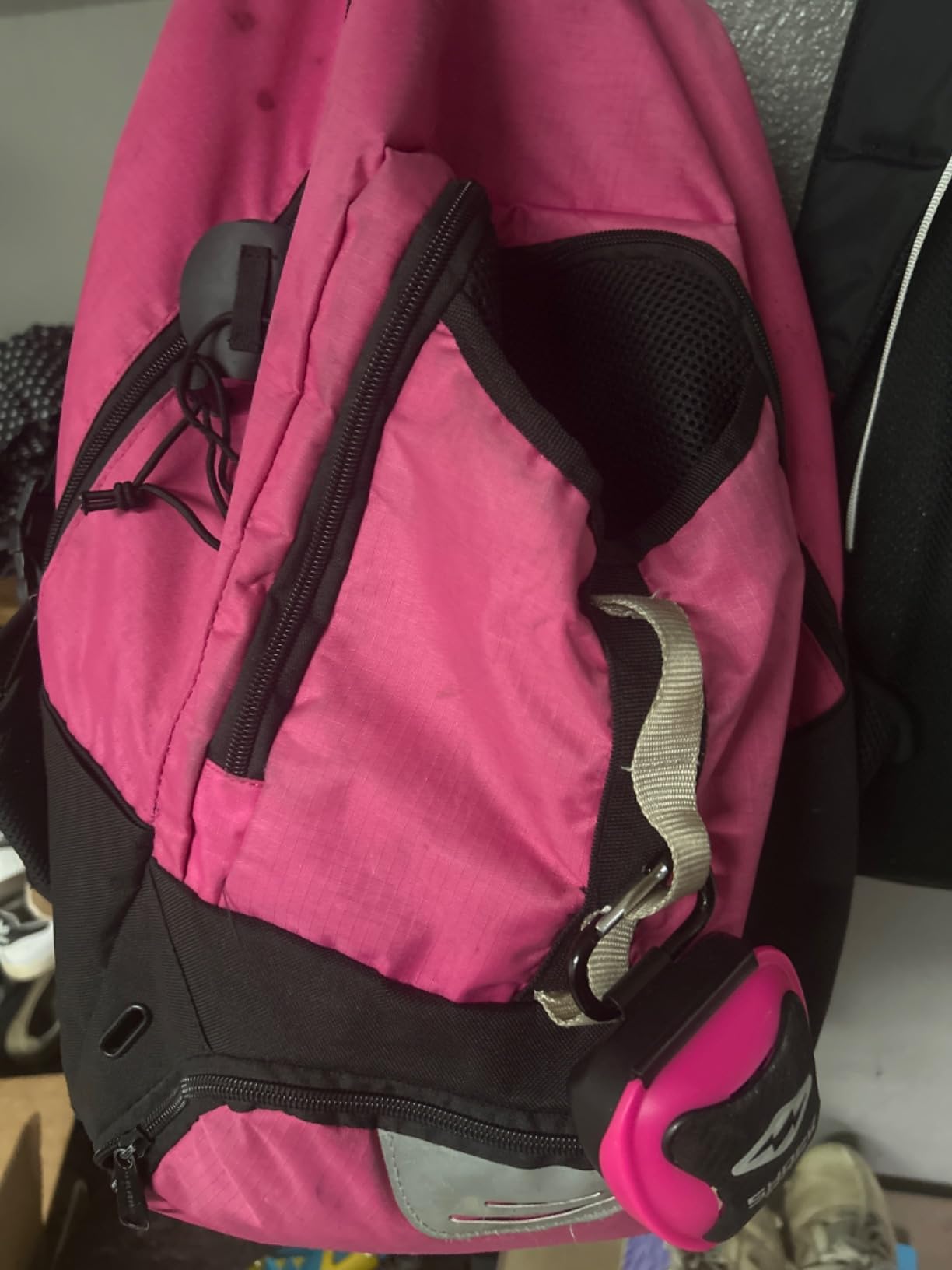 Athletico Lacrosse Backpack - Red, 19.5 x 14 x 10 Inches - Two Stick Holders and Separate Cleats Compartment customer photo 1