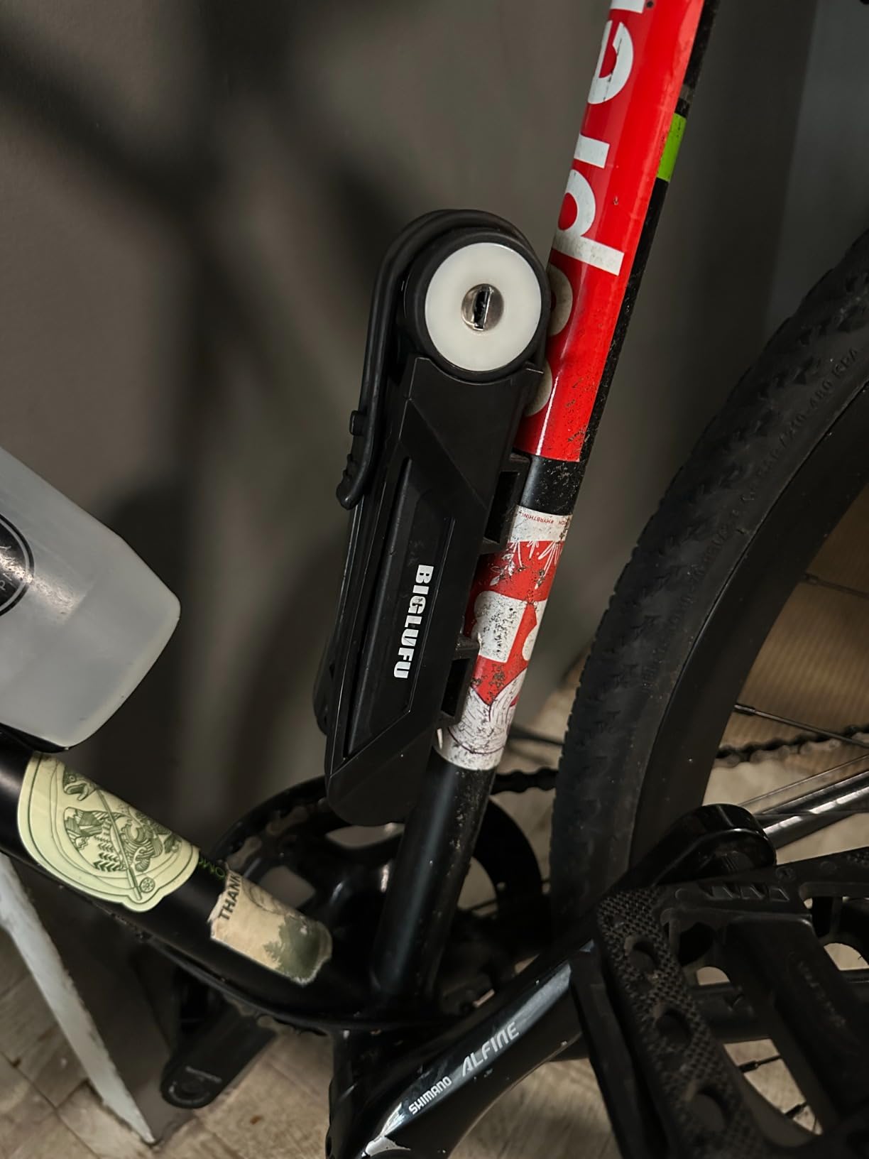Folding Bike Lock Bicycle Scooter Motorcycle Lock with 4 Keys, Heavy Duty Alloy Steel Foldable Lock with Mounting Bracket, 86cm/34in customer photo 2