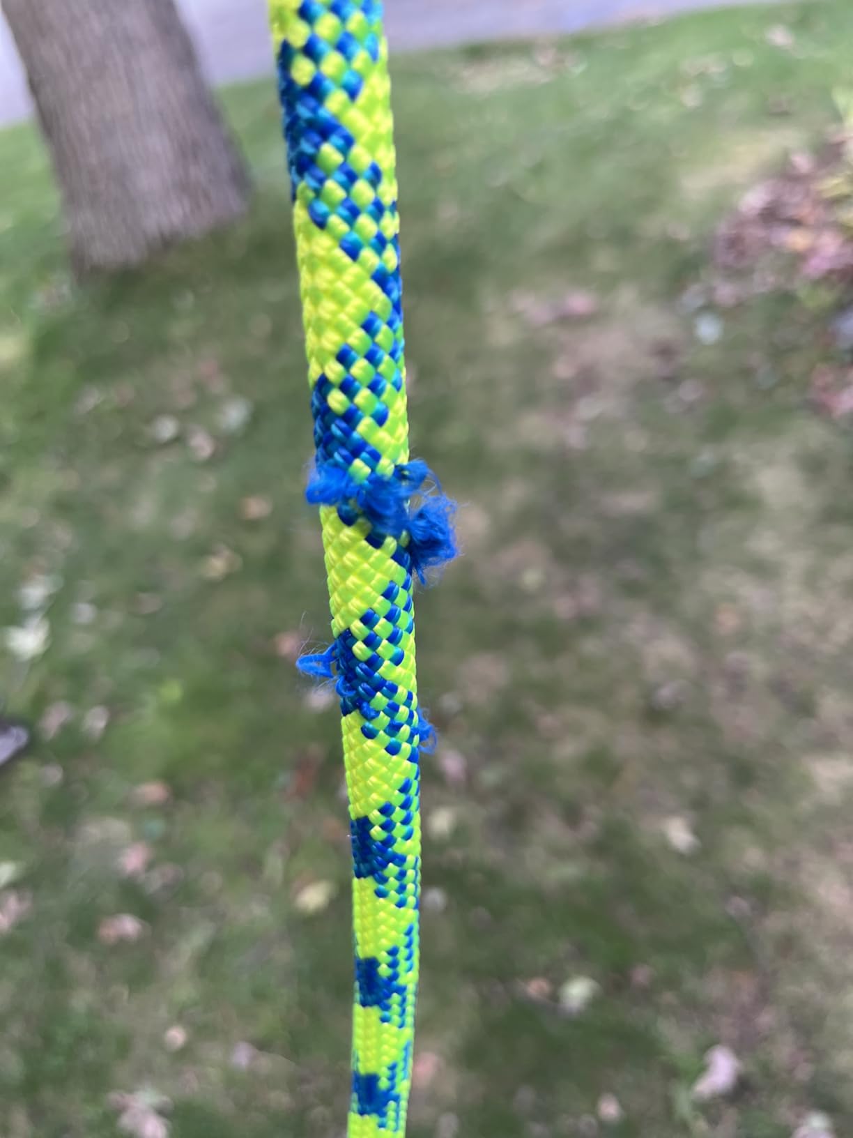 NewDoar 10.5mm Dynamic Rope, 24KN Robust Nylon Kernmantle, 3 Sizes Multipurpose Rope for Outdoor Mountaineering Rock Climbing Rescue customer photo 1