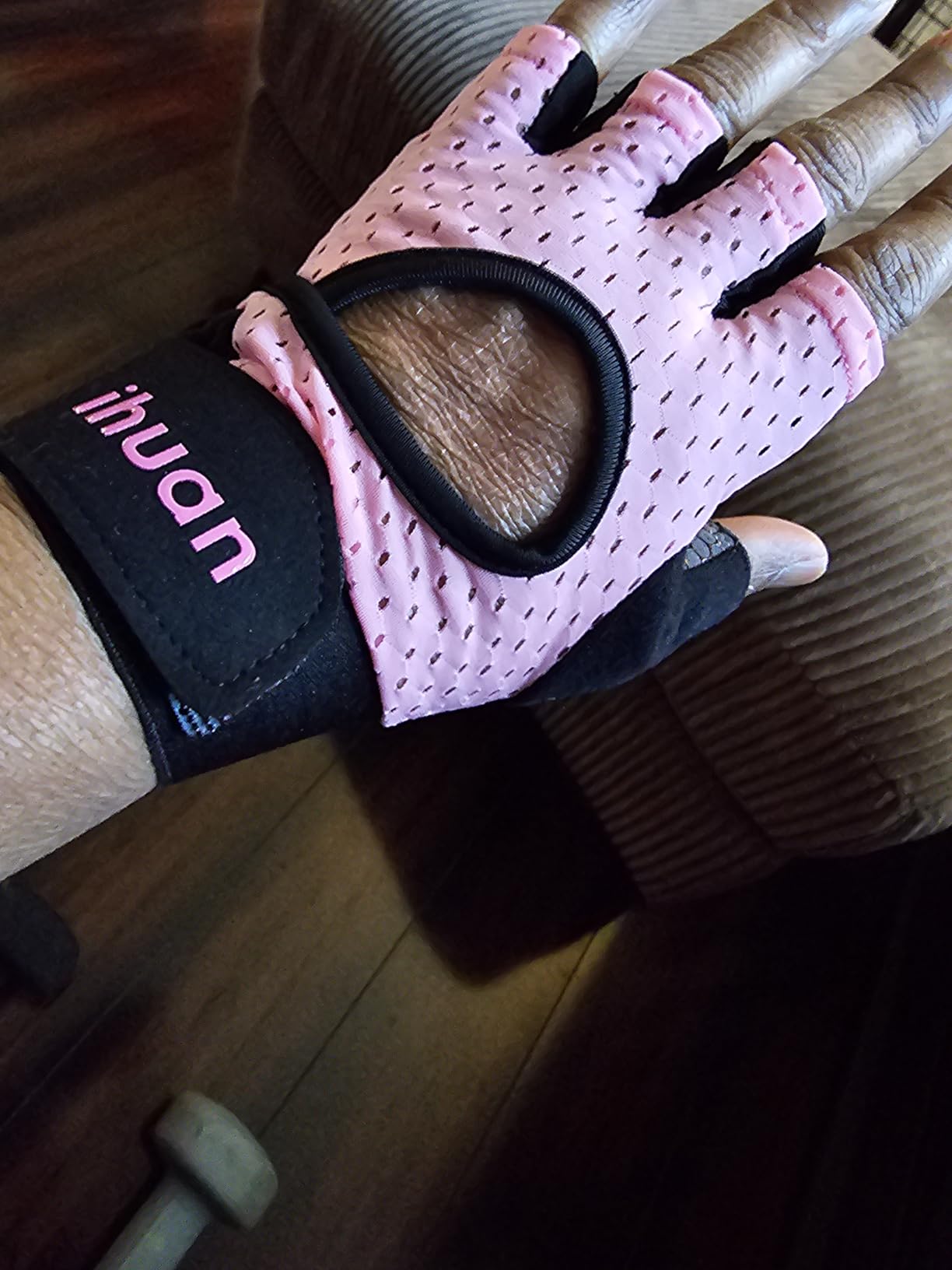 ihuan Breathable Weight Lifting Workout Gym Gloves: Fingerless Exercise Wrist Support | Enhance Palm Protection | Extra Grip for Fitness |Training | Rowing | Pull-ups customer photo 1