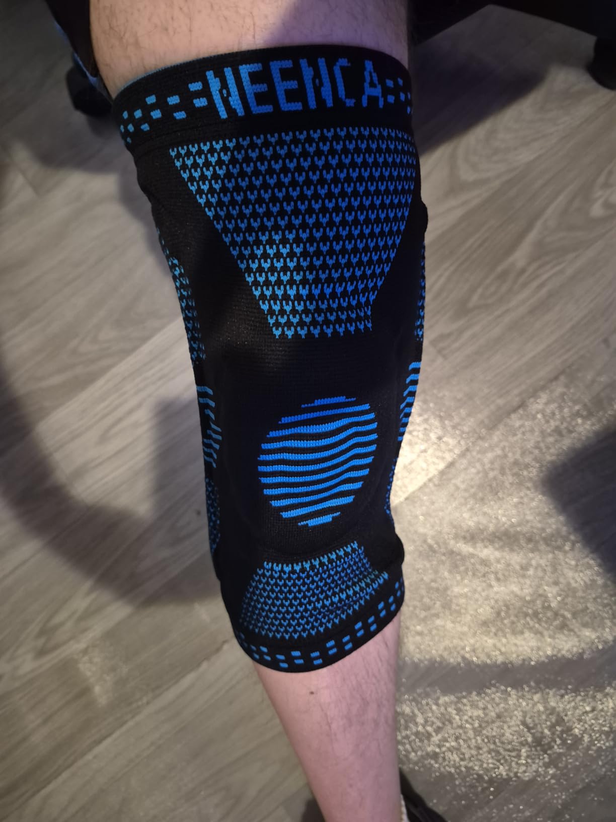 NEENCA Professional Knee Brace, Compression Knee Support with Patella Gel Pad & Side Stabilizers, Medical Knee Sleeve for Pain Relief, ACL, PCL, Meniscus, Injury Recovery, Arthritis, Sports, Workout customer photo 2