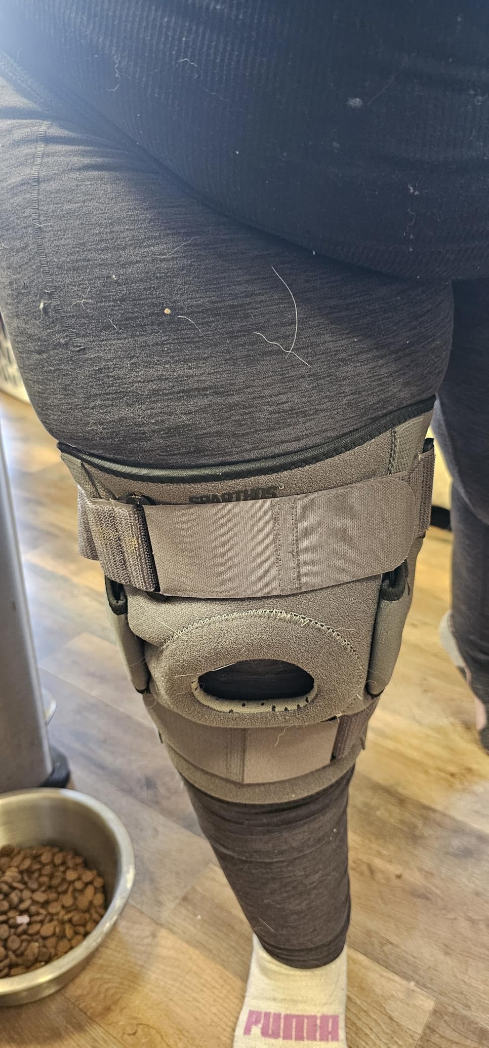 Sparthos Hinged Knee Brace - Relieves ACL, MCL, Meniscus Tear, Arthritis, Tendon Pain - Dual Metal Side Stabilizers - Support for Running, For Men and Women customer photo 2