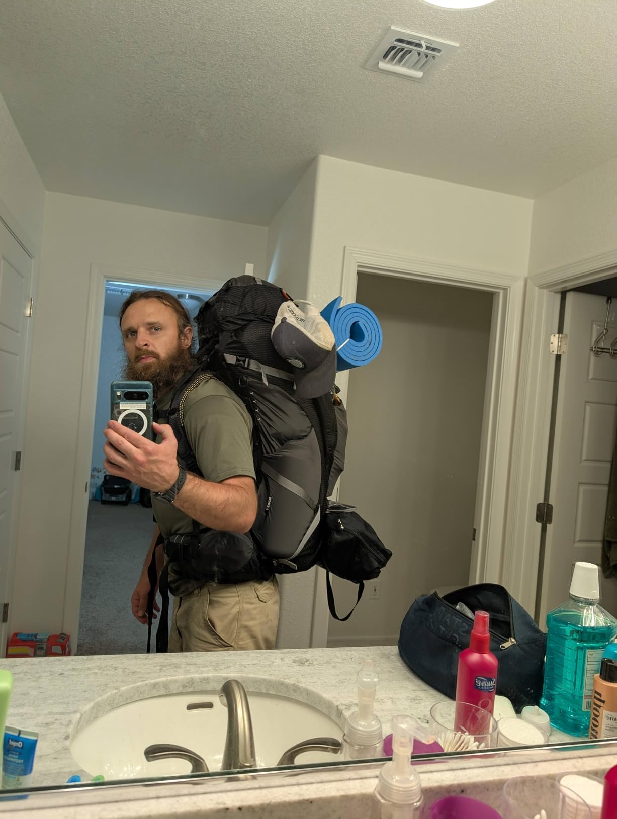 Osprey Atmos AG 65L Men's Backpacking Backpack, Black, L/XL customer photo 1