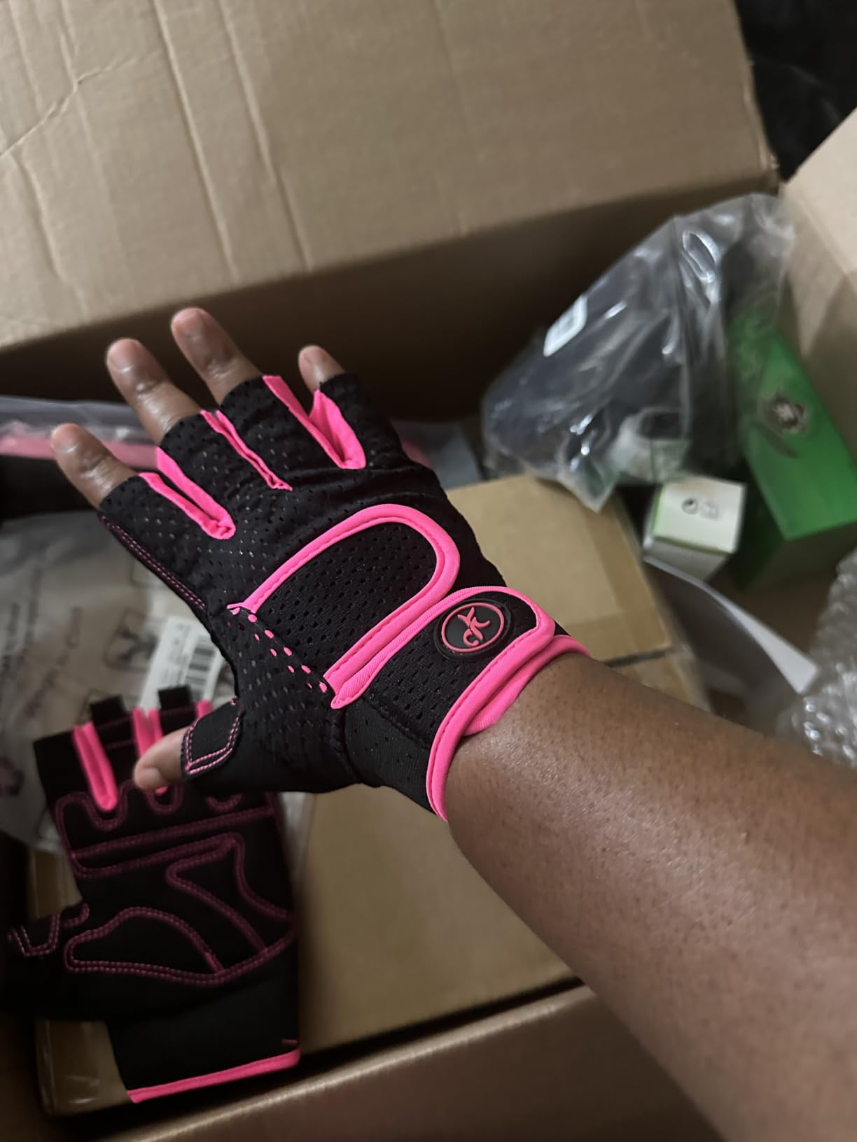 MOREOK Workout Gloves Padded Weight Lifting Gloves for Men/Women, [3MM Gel] Fingerless Grip Gym Gloves Fitness Gloves for Exercise,Hanging,Weightlifting, Cycling, Pull ups, Rowing customer photo 1