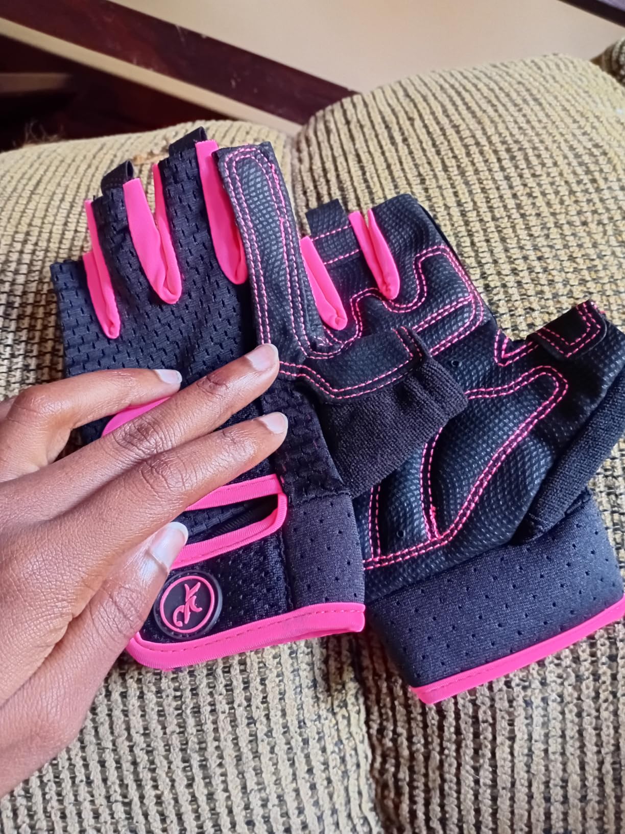 MOREOK Workout Gloves Padded Weight Lifting Gloves for Men/Women, [3MM Gel] Fingerless Grip Gym Gloves Fitness Gloves for Exercise,Hanging,Weightlifting, Cycling, Pull ups, Rowing customer photo 2