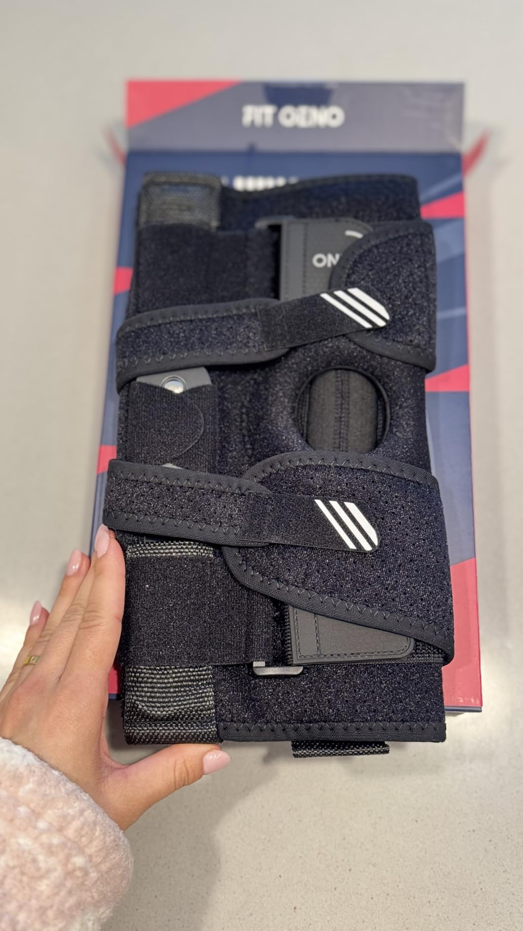 Fit Geno Hinged Knee Brace for Meniscus Tear: Adjustable Knee Support for Knee Pain w/Side Stabilizers & Hinges for Injury or Surgery Recovery - Men and Women customer photo 1
