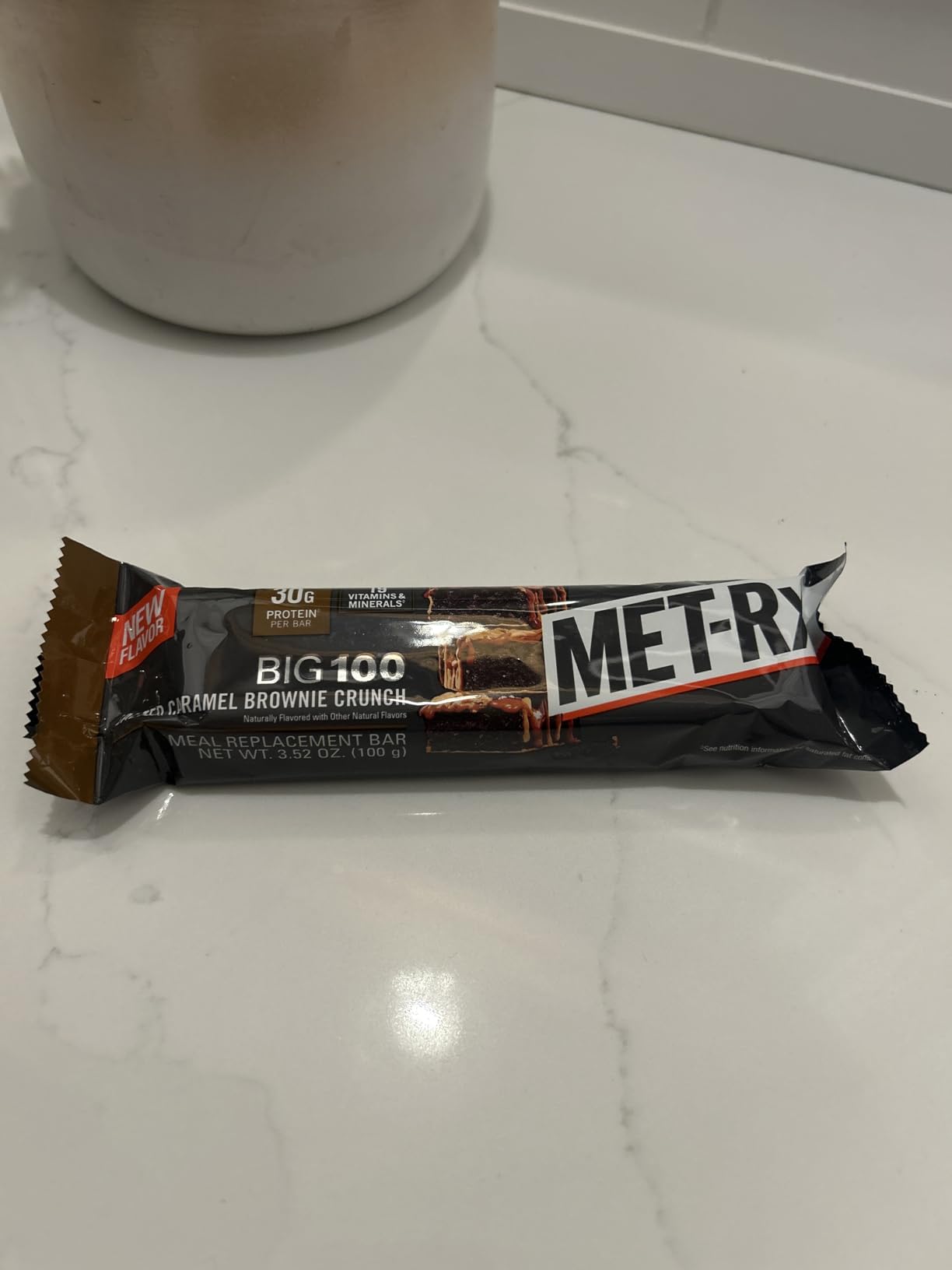 MET-Rx Big 100 Protein Bar, Meal Replacement Bar, 30G Protein, Salted Caramel Brownie Crunch, 9 Count, 3.52 Oz. customer photo 1