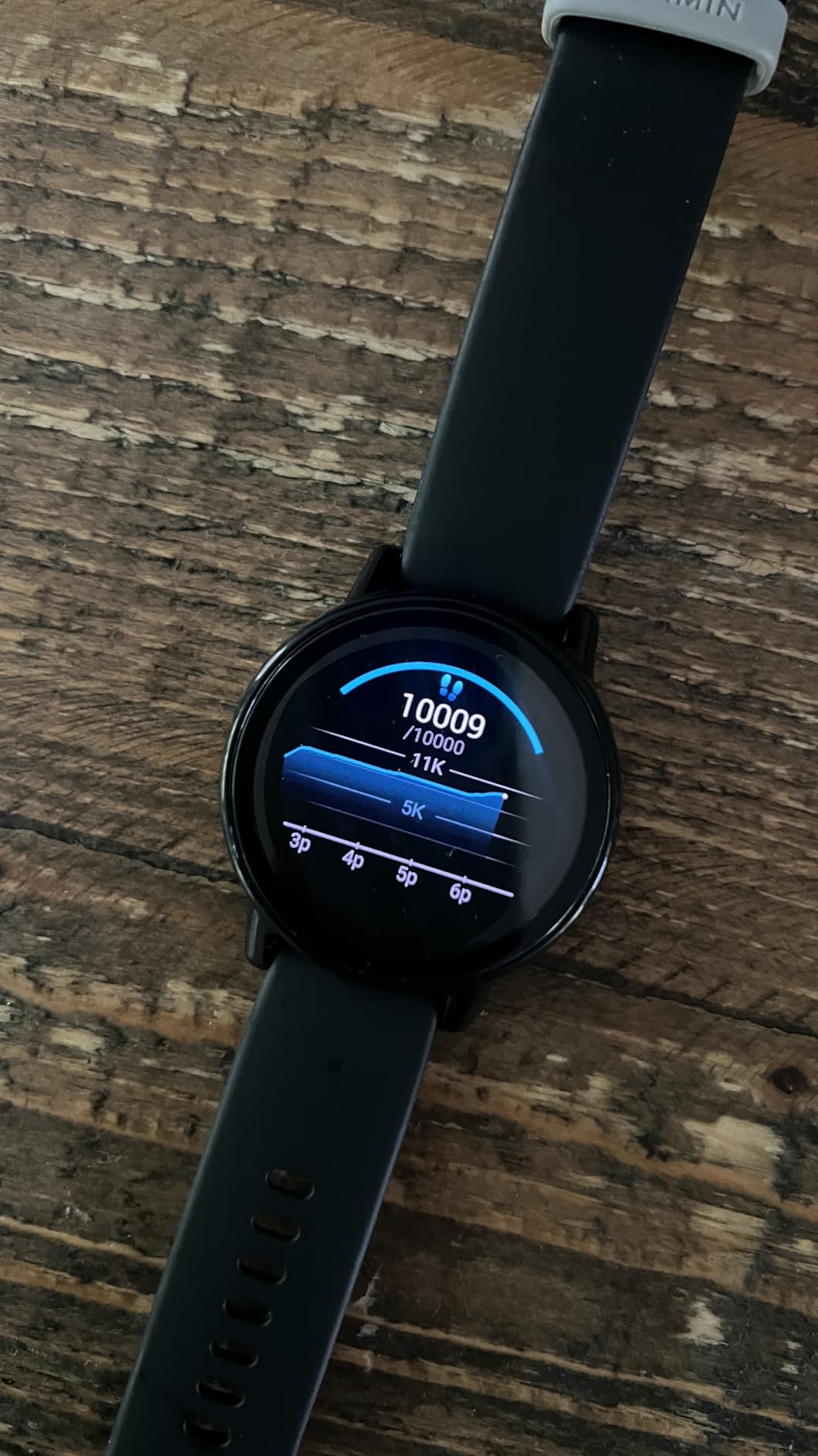 Garmin vívoactive 5, Health and Fitness GPS Smartwatch, AMOLED Display, Up to 11 Days of Battery, Slate Aluminum Bezel with Black Case and Silicone Band customer photo 1