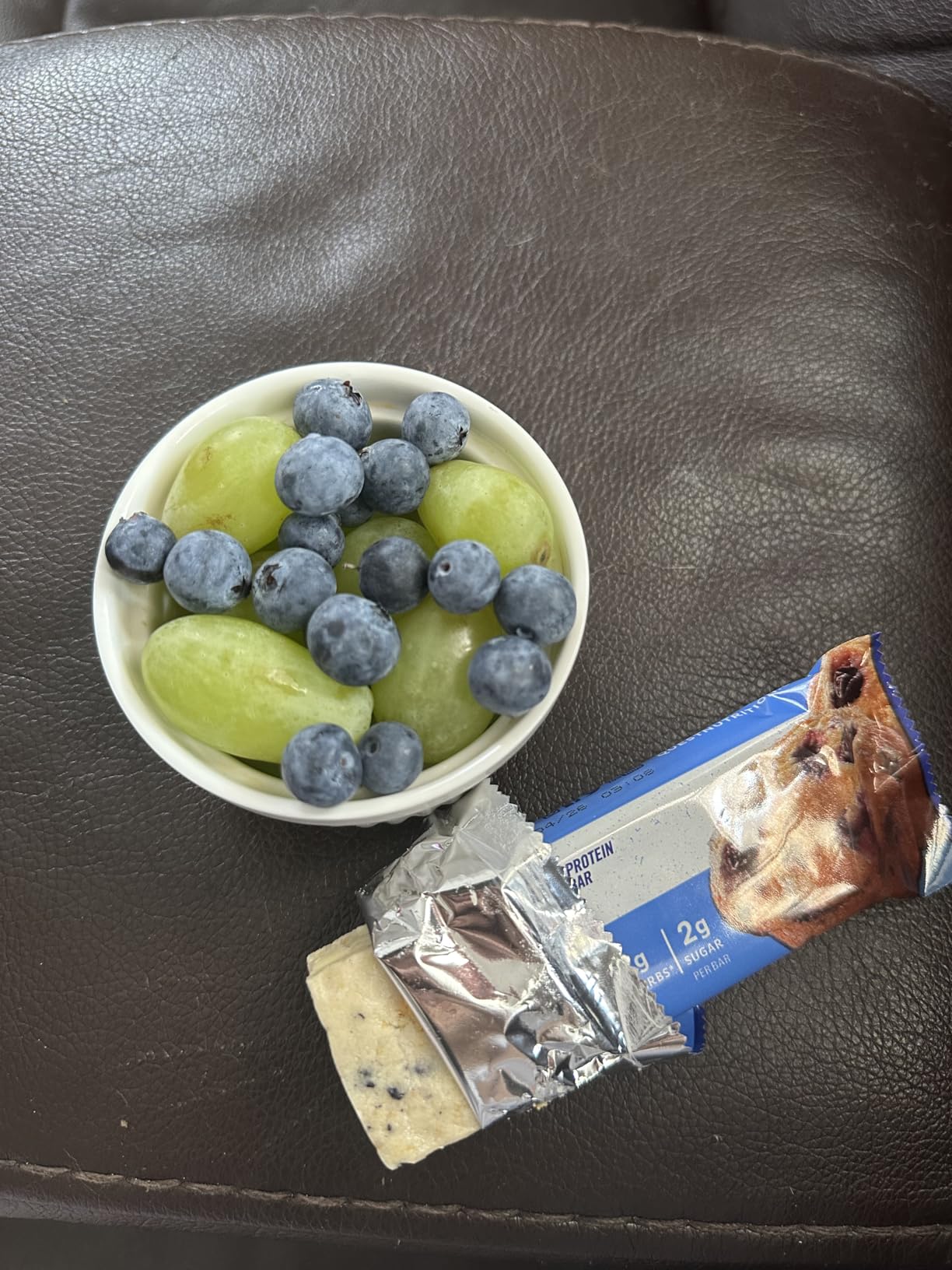 Quest Nutrition Blueberry Muffin Protein Bars, 20g Protein, 5g Net Carbs, 2g Sugar, High Fiber, Gluten Free, Keto Friendly, 4 Count customer photo 2