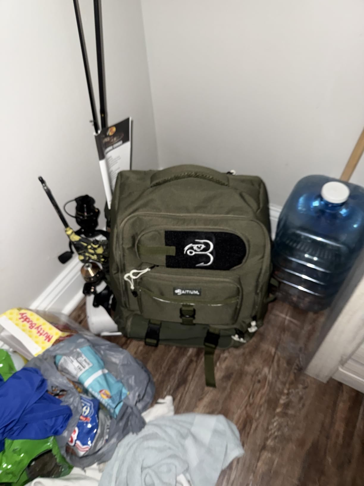 Baitium Fishing Backpack, Tackle Bag With Rod Holders, 40L Capacity With Cooler, Rain Cover, Insulated Pocket, 4 Tackle Trays Included (Green) customer photo 1