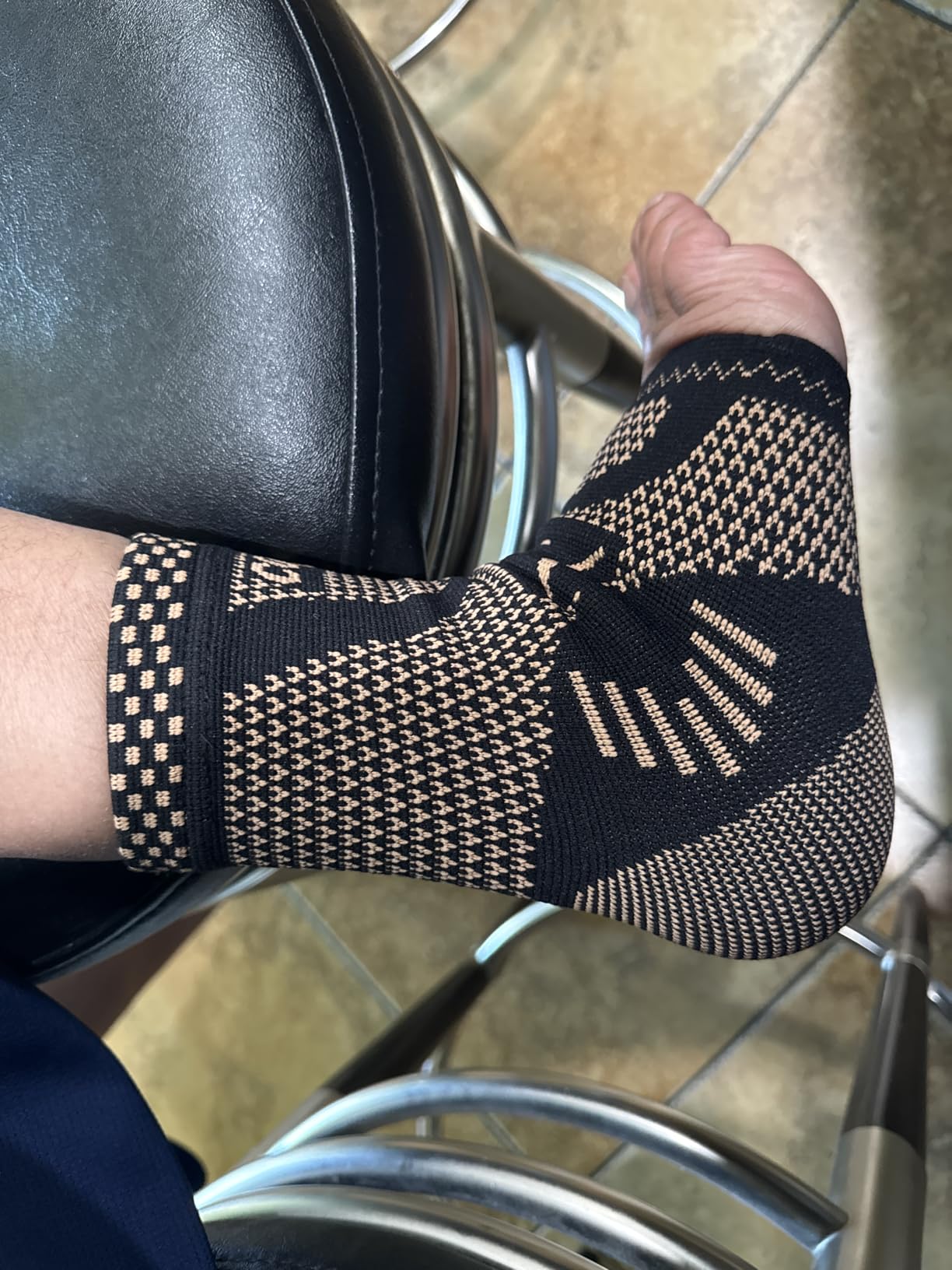 INDEEMAX Ankle Brace for Women & Men, Ankle Compression Sleeve Support Copper Infused Ankle Brace for Sprained Ankle, Plantar Fasciitis Sports, Achilles Tendonitis Pain Relief, Copper Black, M customer photo 2