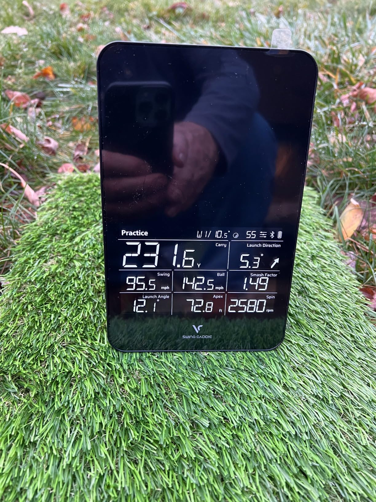 SC4 PRO Golf Launch Monitor & 3D Driving Range Simulator Indoor and Outdoor Use Portable Golf Swing Analyzer Home Tracker with Built-in Screen w/Voice Output customer photo 2