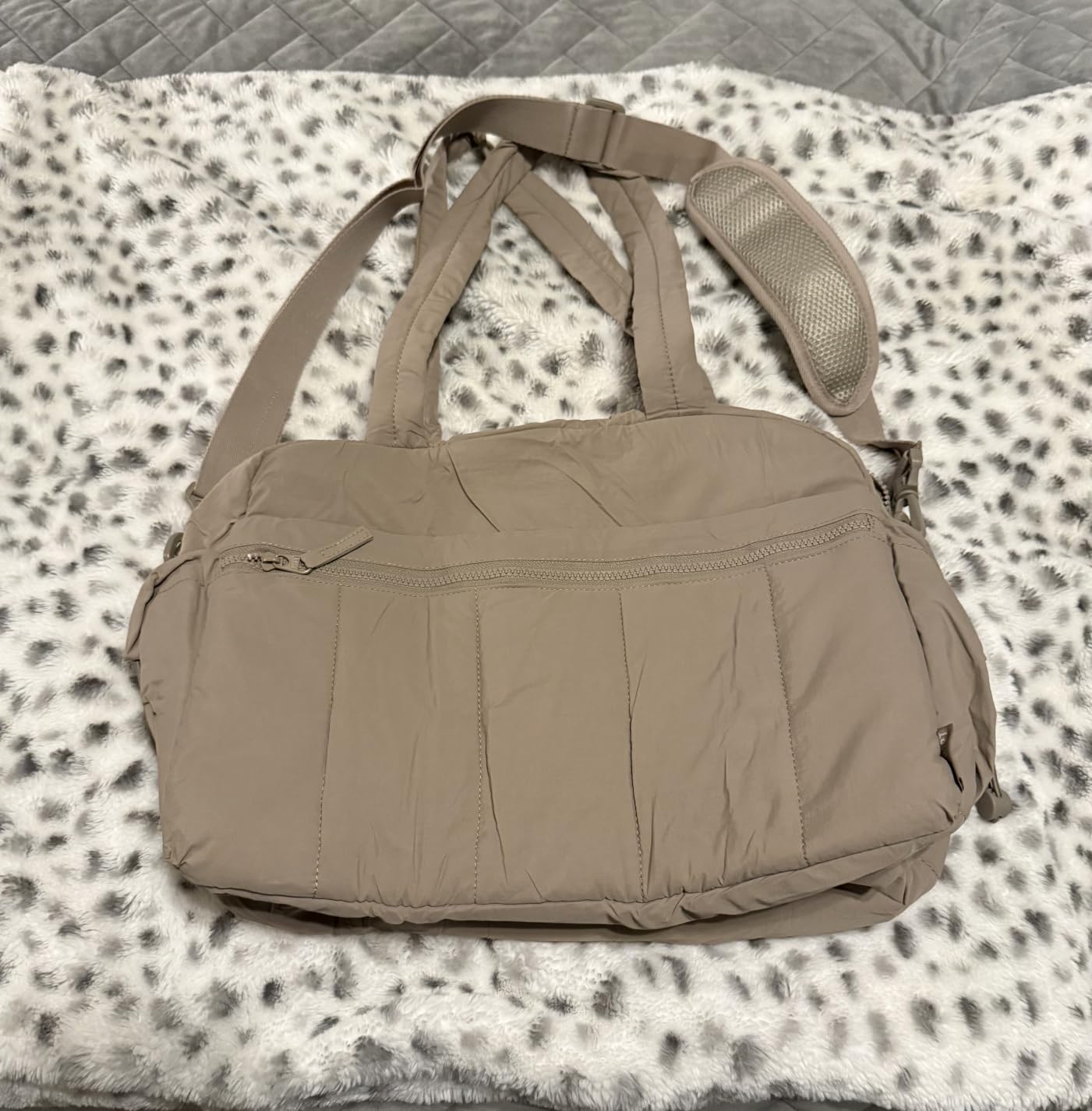 Gym Bag for Women, Duffle Bag for Travel with Wet Pocket, Lightweight Carry on Weekender Duffel, Water Resistant customer photo 1