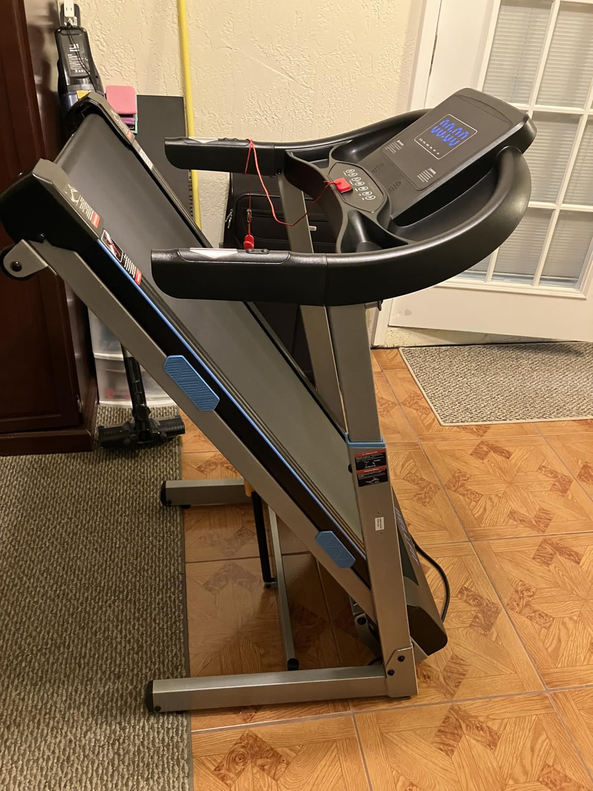 WELLFIT Home Treadmills 400+LBS Capacity, 4.0HP Heavy Duty Treadmill 15% Auto Incline Climb Running, Foldable Treadmill with Handrail customer photo 2