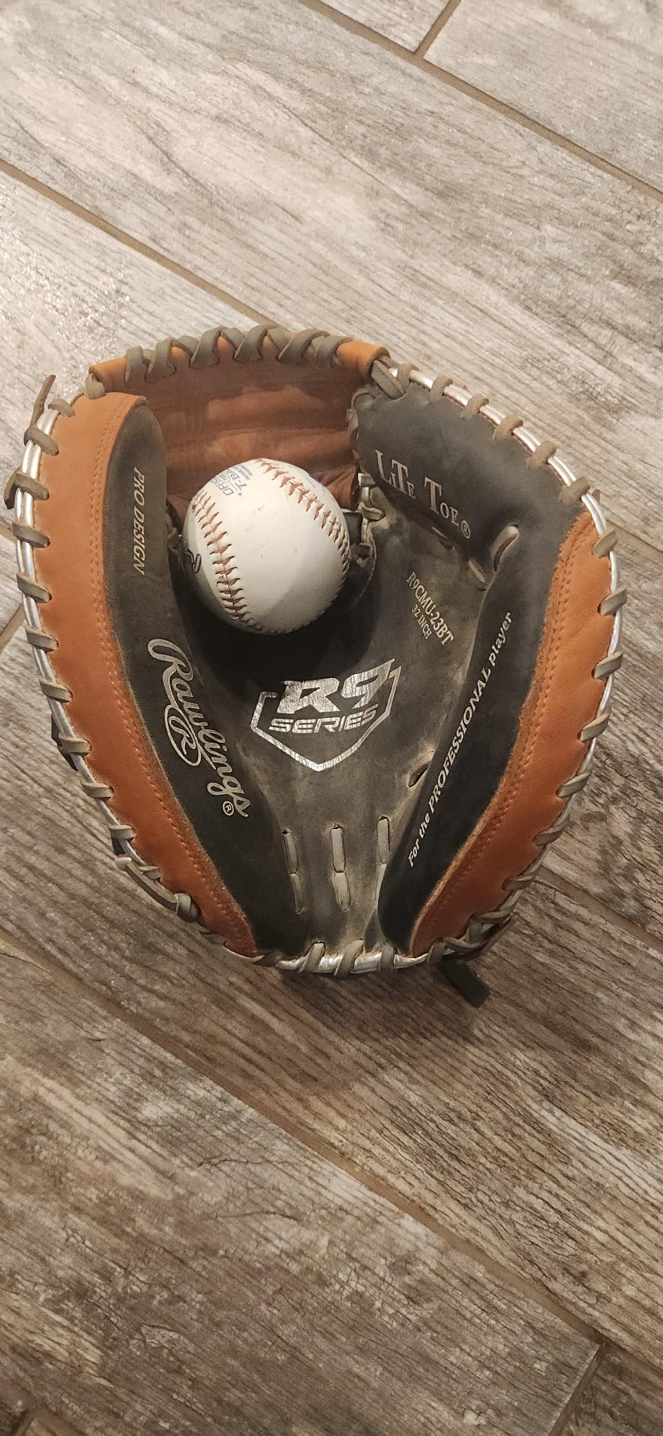 Rawlings | R9 Youth Contour Fit Baseball Glove | Sizes 11