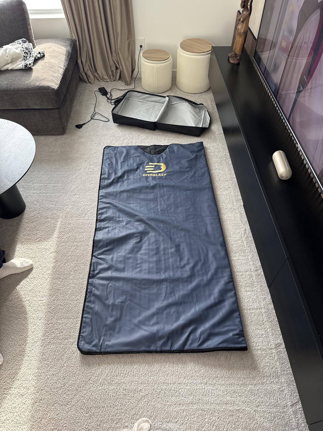 DIVEBLAST Near Zero EMF Far Infrared Sauna Blanket for Home - 71 x 35.6 Portable Infrared Sauna Bag for Weight Loss and Detox - Detoxify, Cleanse and Burn Up to 600 Calories per Session - Dark Blue customer photo 1