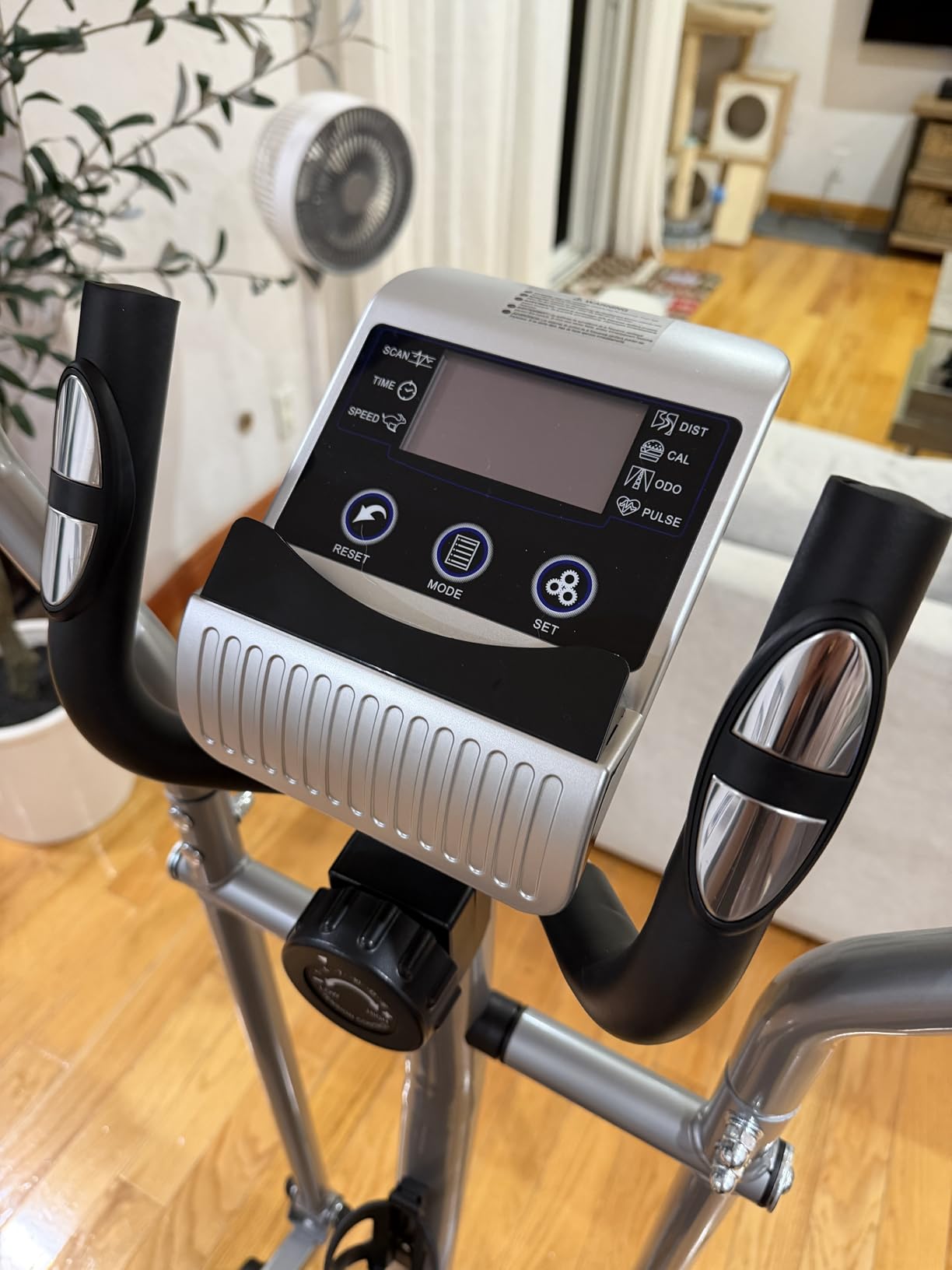 Dripex Elliptical Exercise Machine, Hyper-Quiet Magnetic Elliptical Machine for Home, 16-Level Resistance with 13.2LBS Flywheel, Pulse Sensor & LCD Monitor customer photo 2