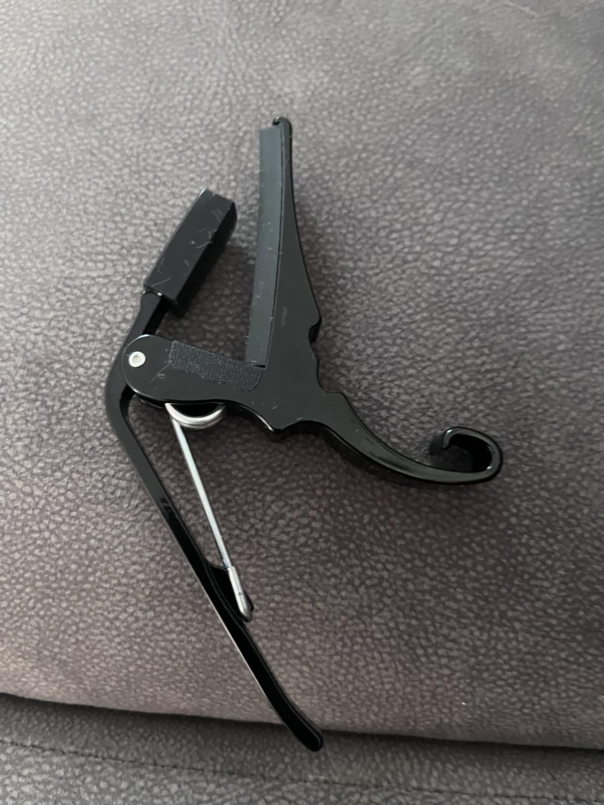 Kyser Quick-Change Guitar Capo for 6-string acoustic guitars, Black, KG6BA customer photo 1