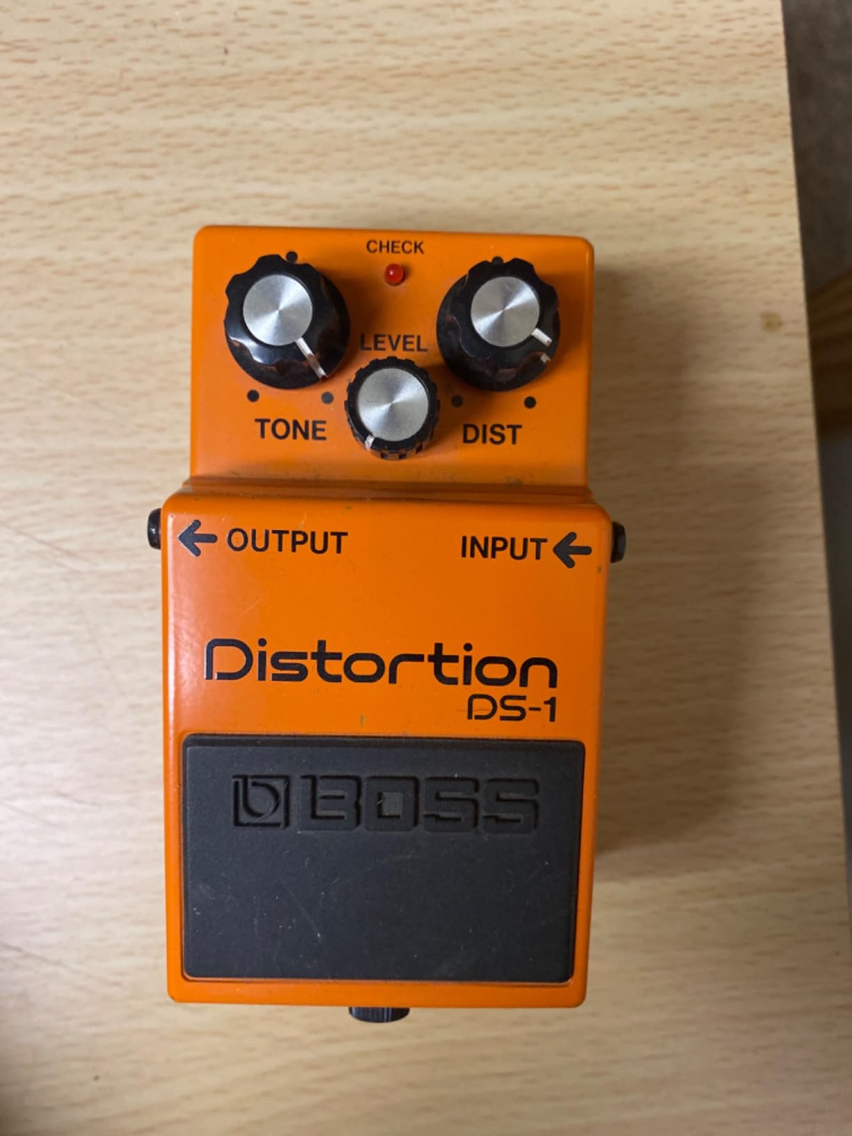 BOSS DS-1 Distortion | Compact Distortion Pedal | The Benchmark in Guitar Distortion | Hard-edged Attack & Smooth Sustain | Wide Tone Range customer photo 2