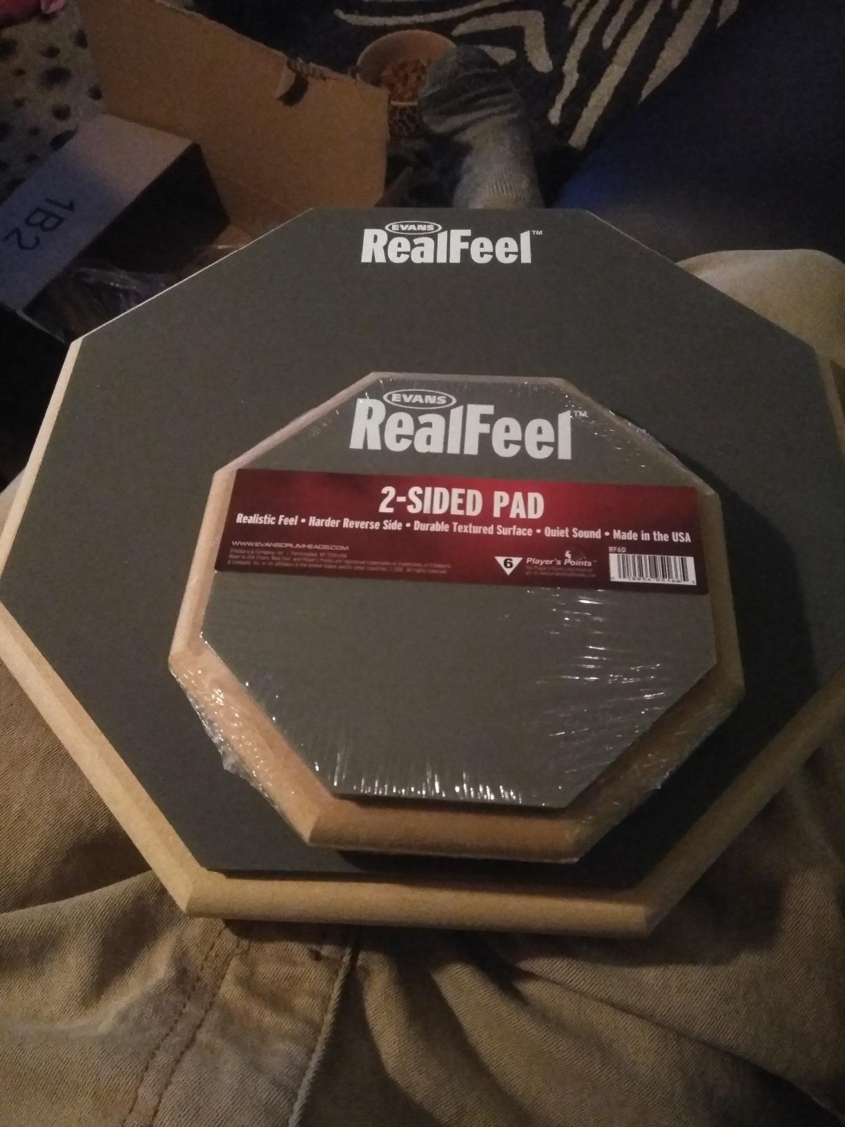 Evans RealFeel - Drum Practice Pad - Drum Pad - Drummer Practice Pad - Gum Rubber & Neoprene, 2 Sided, 12 Inch customer photo 1