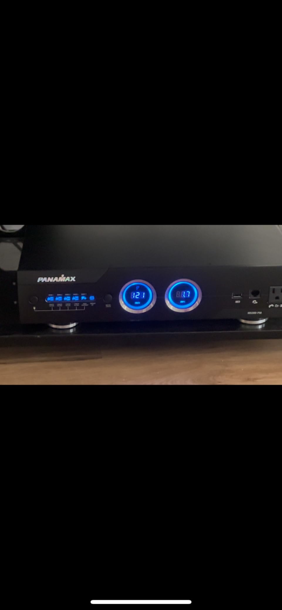 Panamax M5300-PM 11-Outlet Home Theater Power Conditioner | 2RU rackmount power conditioner, 11 outlets, 5 isolated banks, 15A, 500V protection customer photo 2