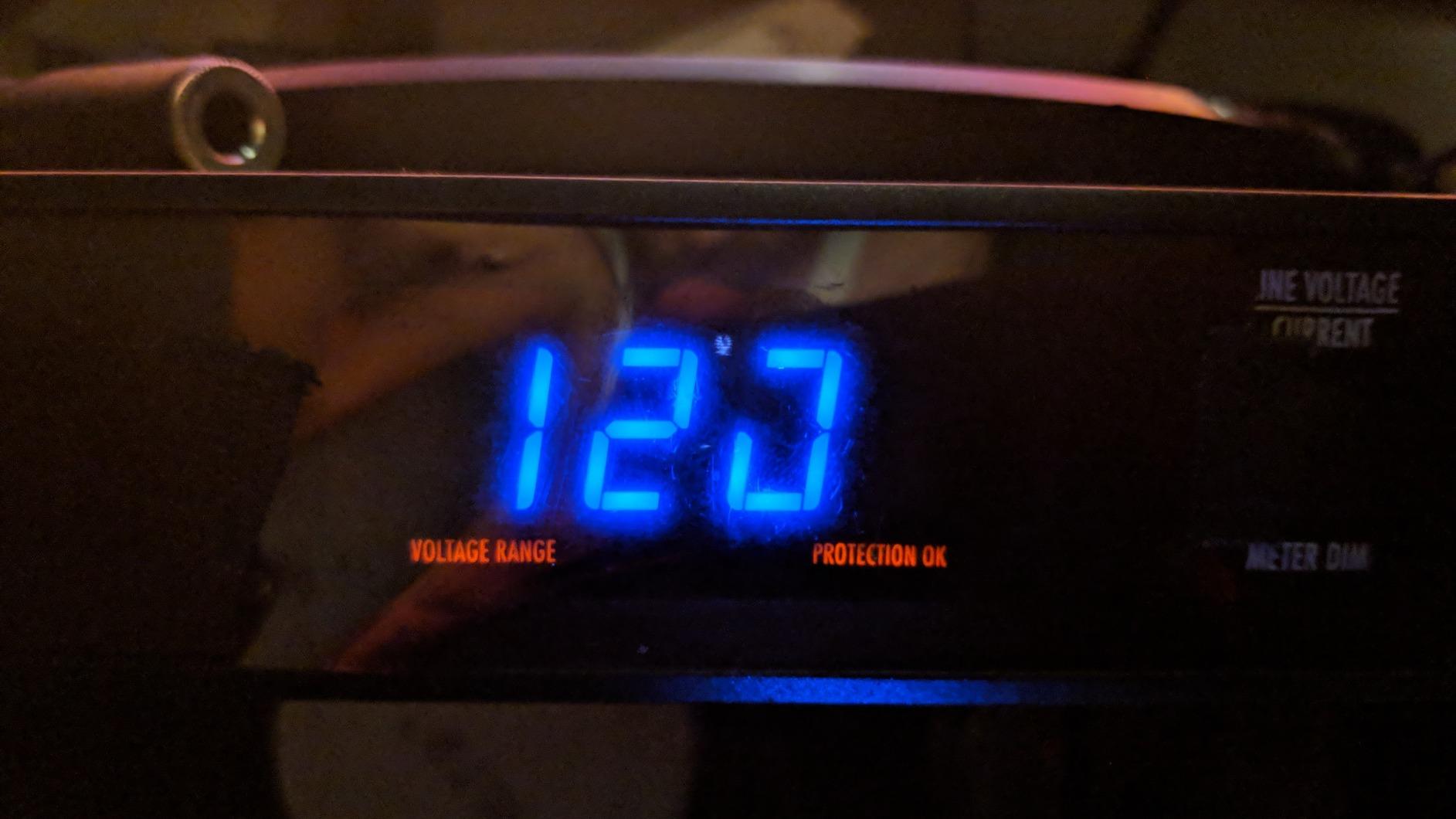 Furman PL-PLUS DMC Power Conditioner with Voltmeter / AMMeter | 15A, 9 outlets, digital volt/ammeter, SMP/LiFT/EVS, dual retractable LED lights, BNC lamp connector customer photo 2