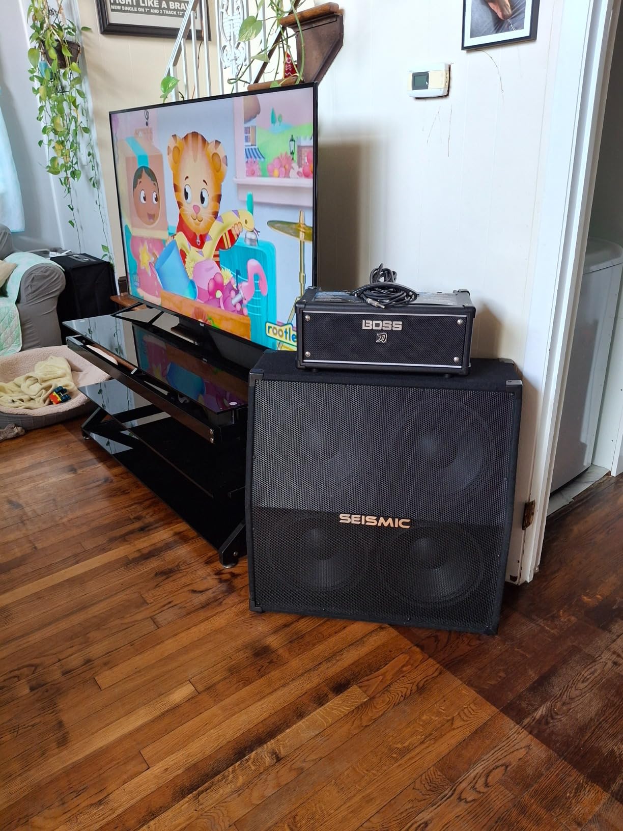 Seismic Audio - 412 Slant GUITAR SPEAKER CABINET - 4x12 400 Watts PA/DJ PRO AUDIO customer photo 1