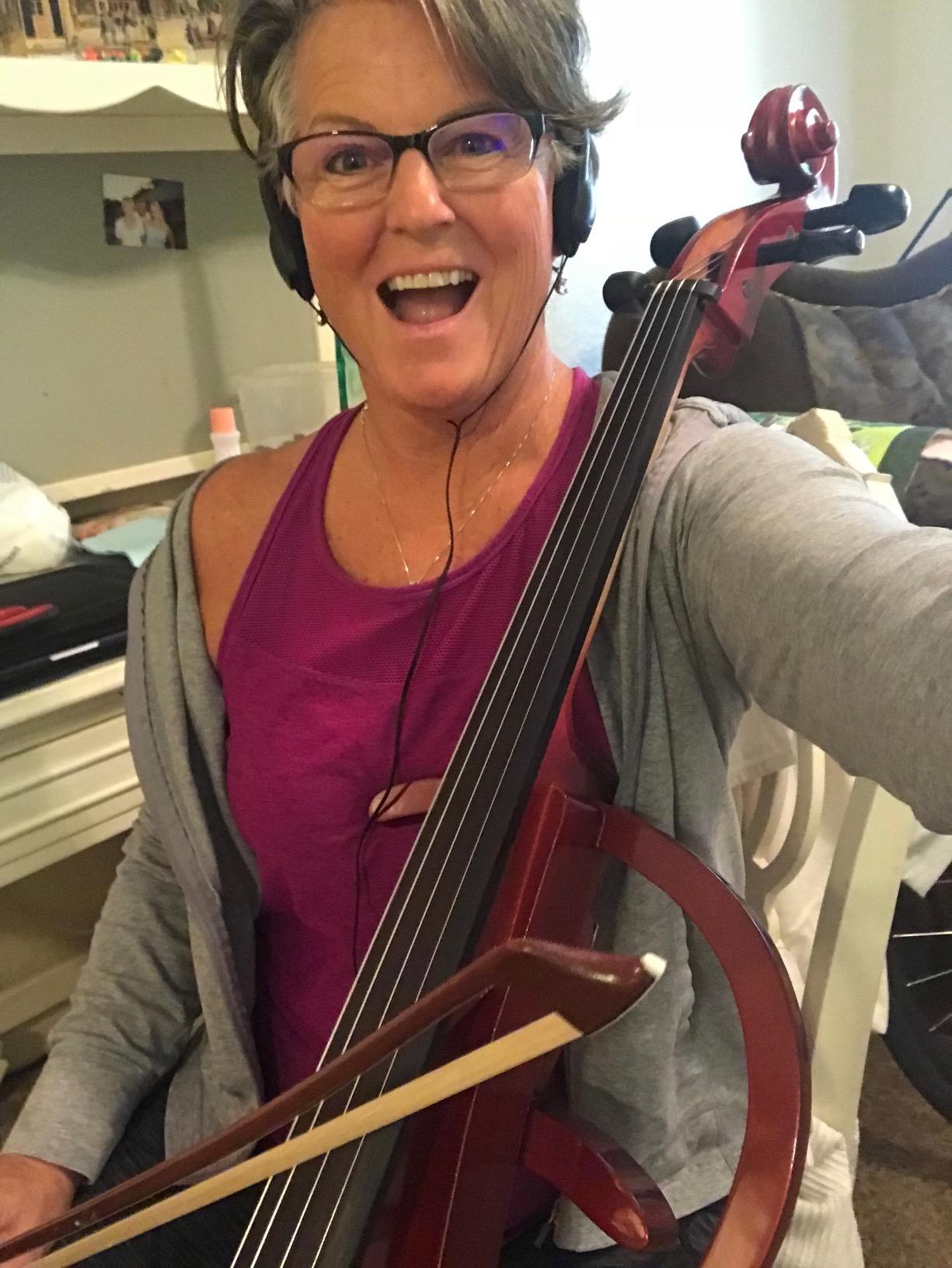 Cecilio 4/4 Silent Electric Cello with Ebony Fittings, Pearl White customer photo 1