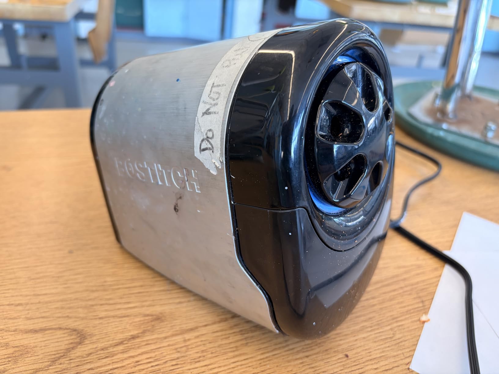 Bostitch Office SuperPro Glow Electric Pencil Sharpener, Sharpens Standard & Colored Pencils, Heavy Duty Commercial Classroom, Replaceable Cutter Cartridge System, 6-Hole, Silver/Black customer photo 2